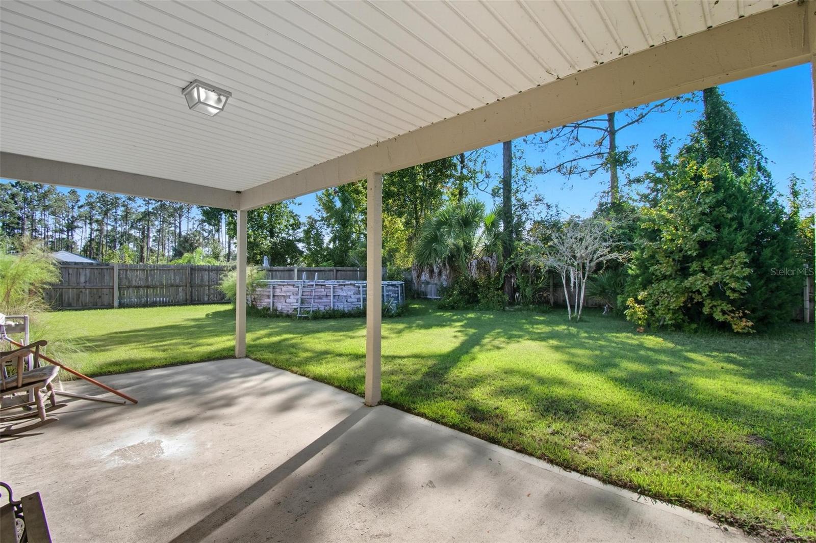 22 PINETREE DR