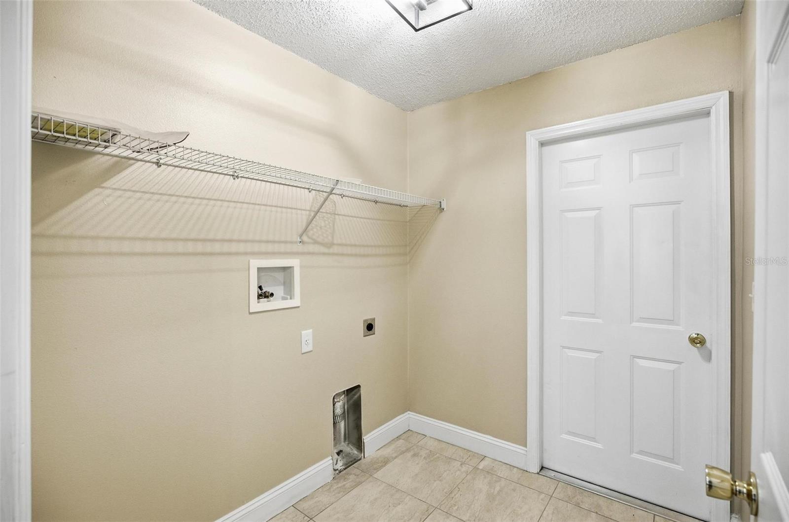 55 RIPPLING BROOK DR