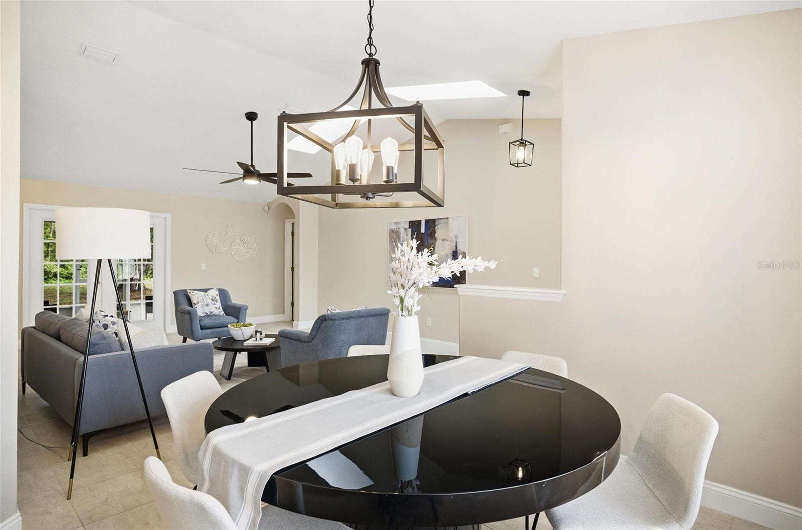 55 RIPPLING BROOK DR