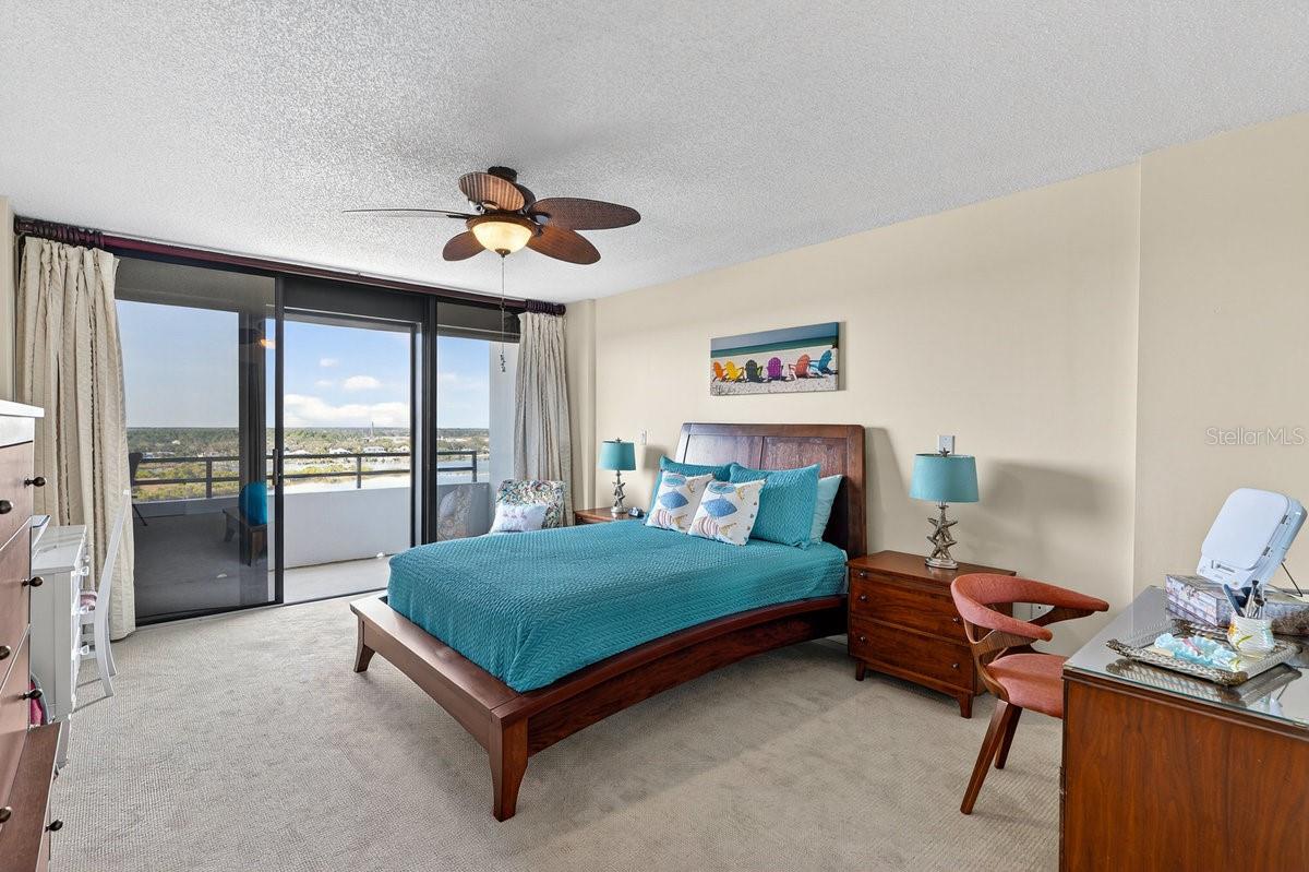 1601 N CENTRAL AVE #1002