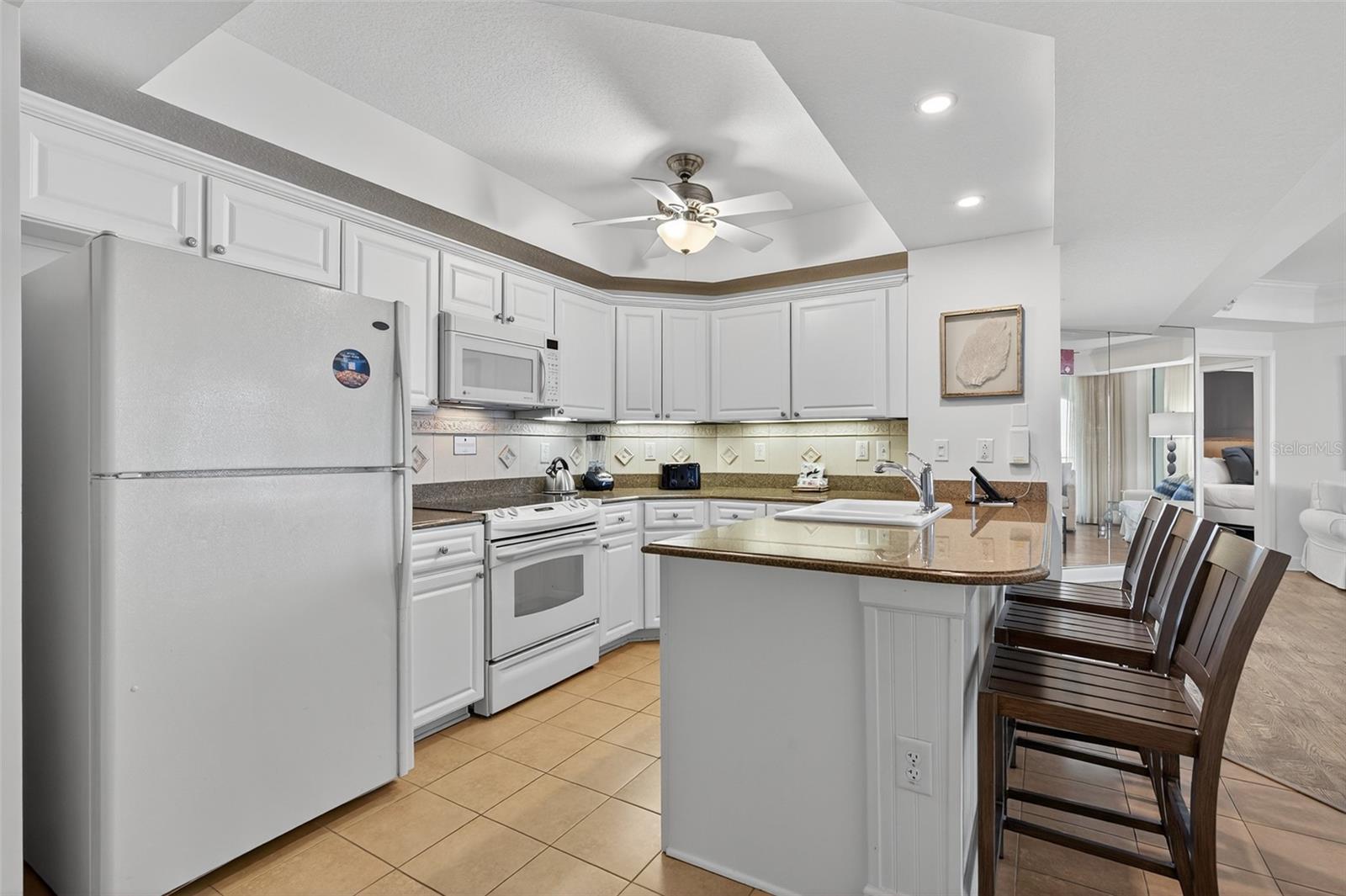 200 OCEAN CREST DRIVE #605