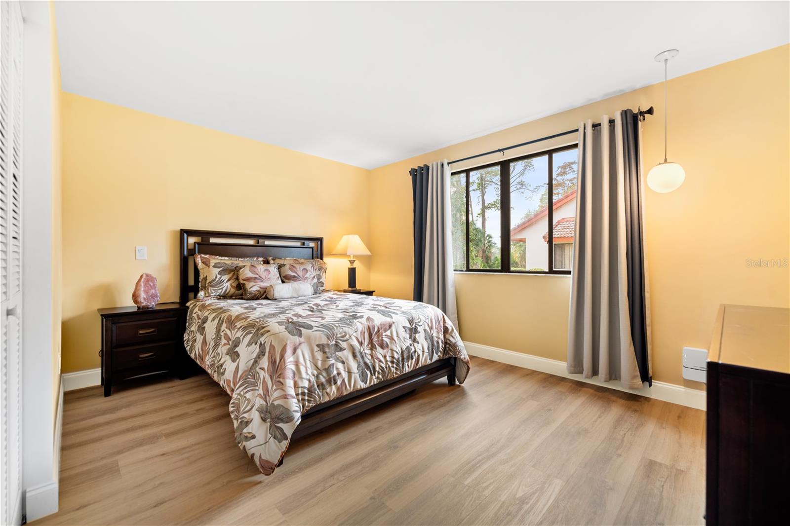 340 WELLINGTON DR