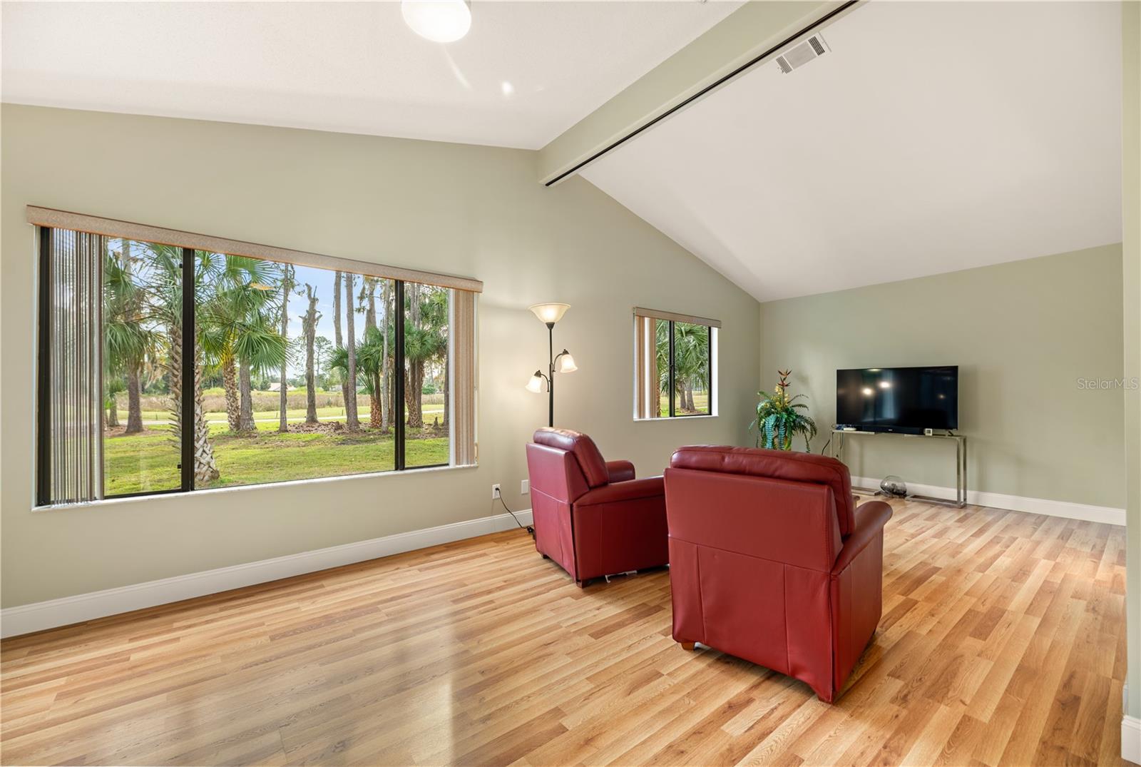 340 WELLINGTON DR