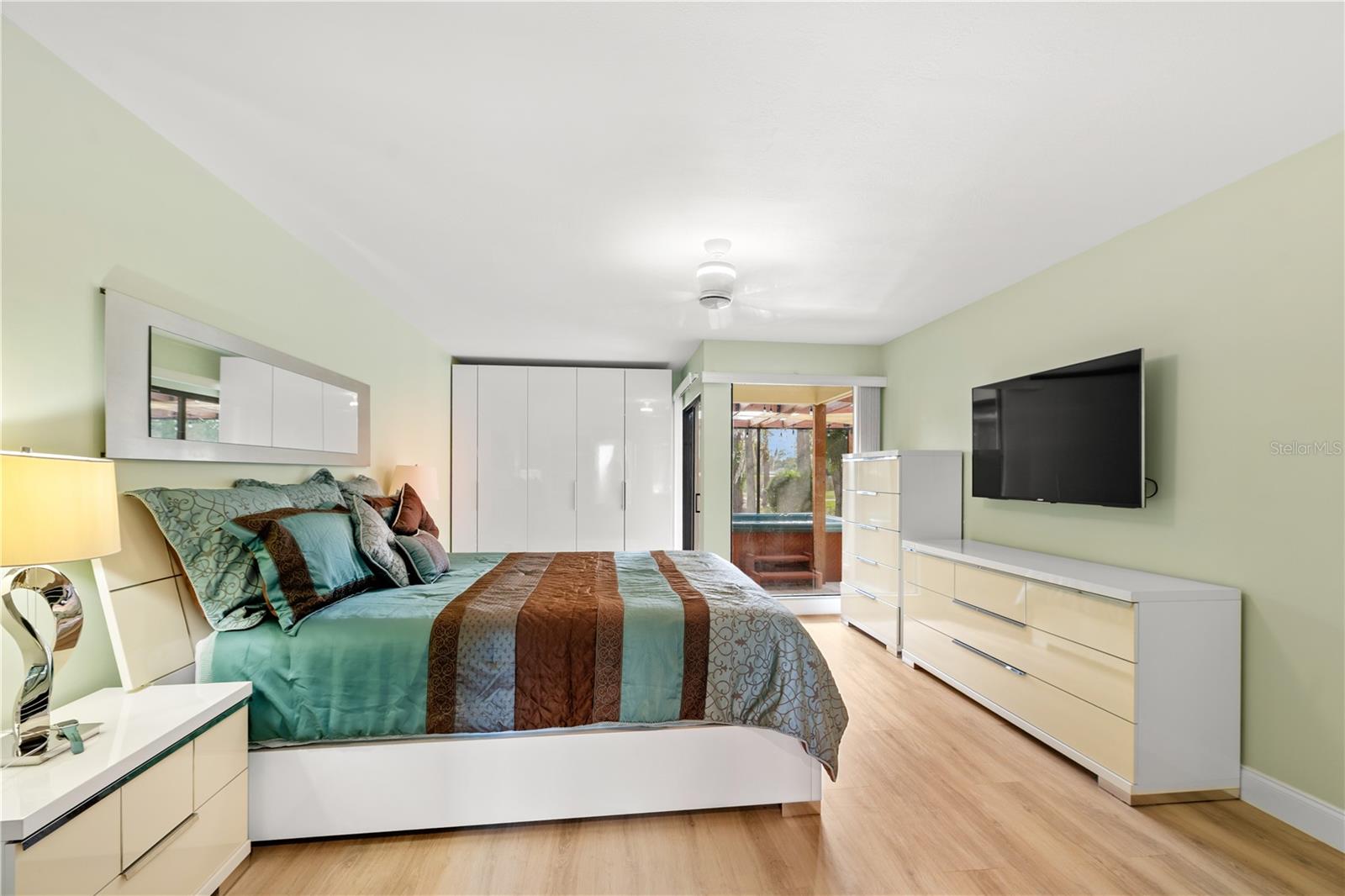 340 WELLINGTON DR