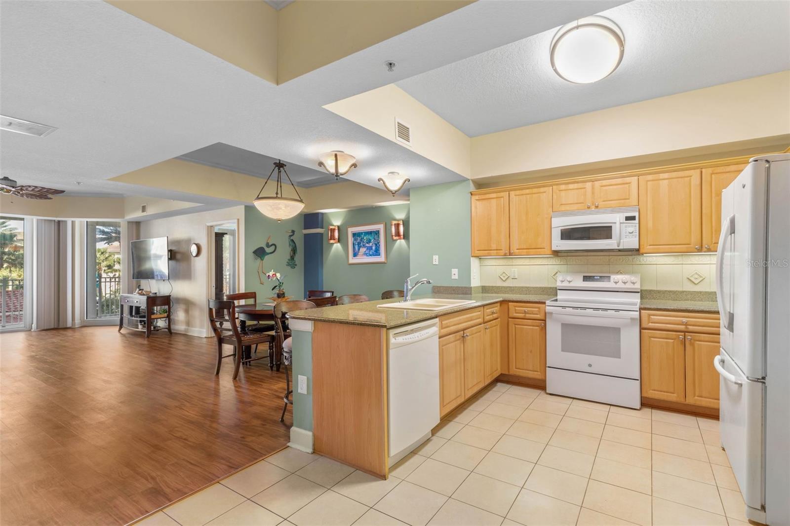 200 OCEAN CREST DR #109