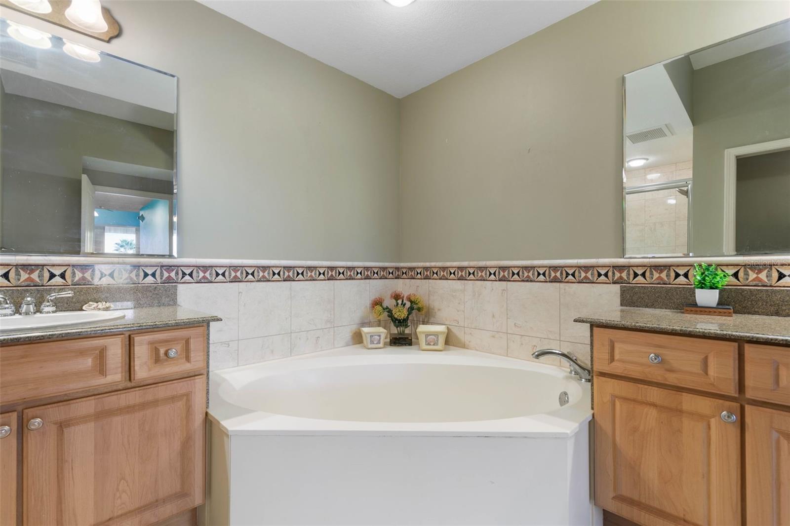 200 OCEAN CREST DR #109