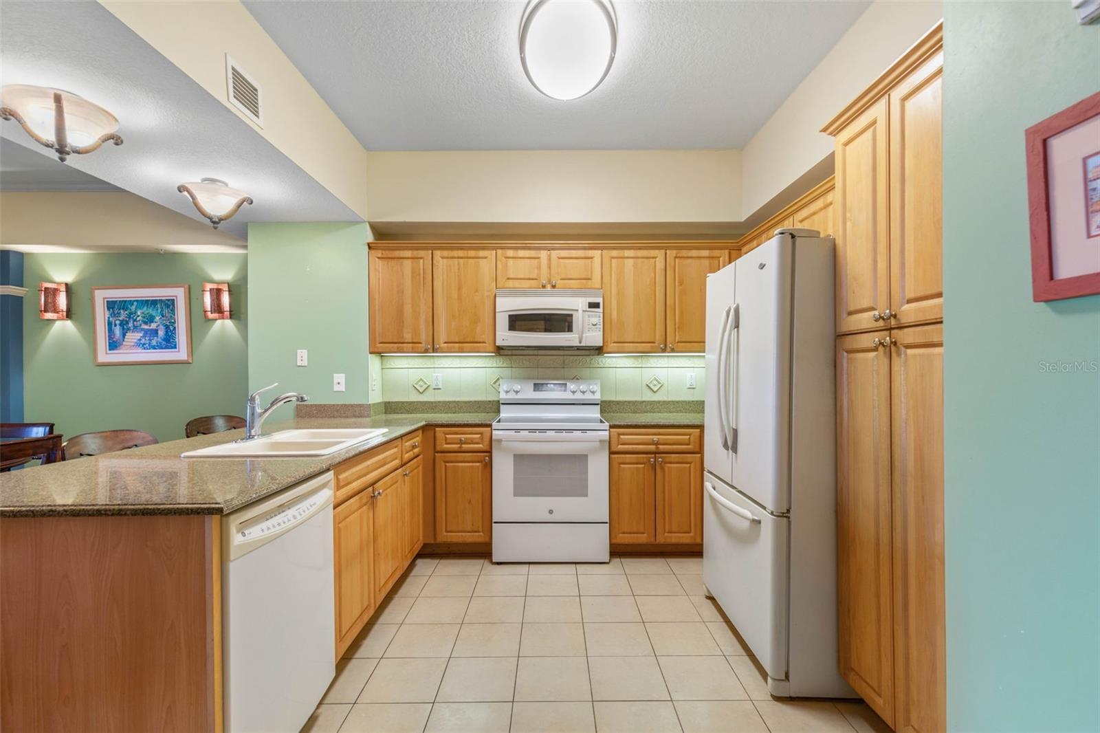 200 OCEAN CREST DR #109