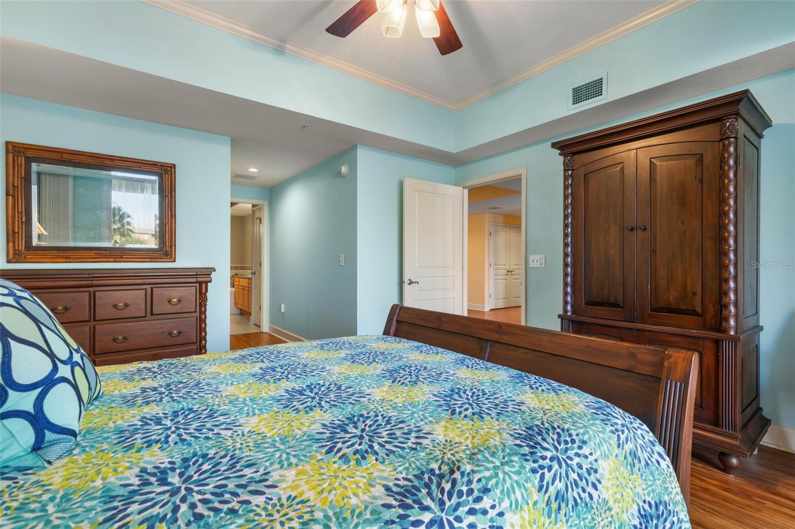 200 OCEAN CREST DR #109