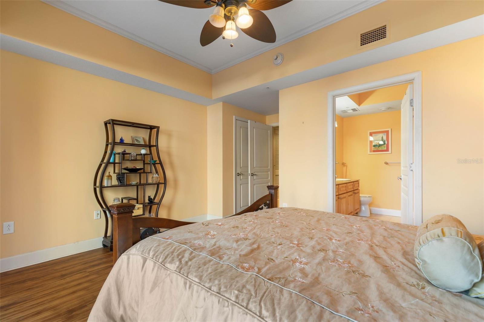 200 OCEAN CREST DR #109