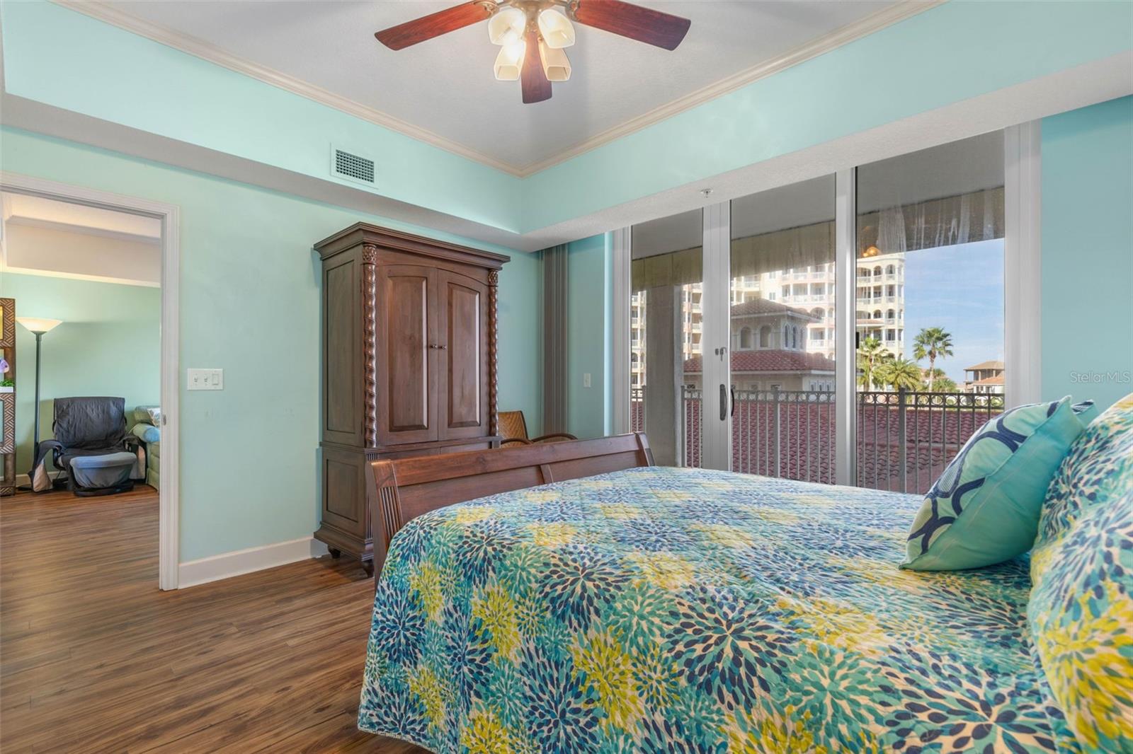 200 OCEAN CREST DR #109