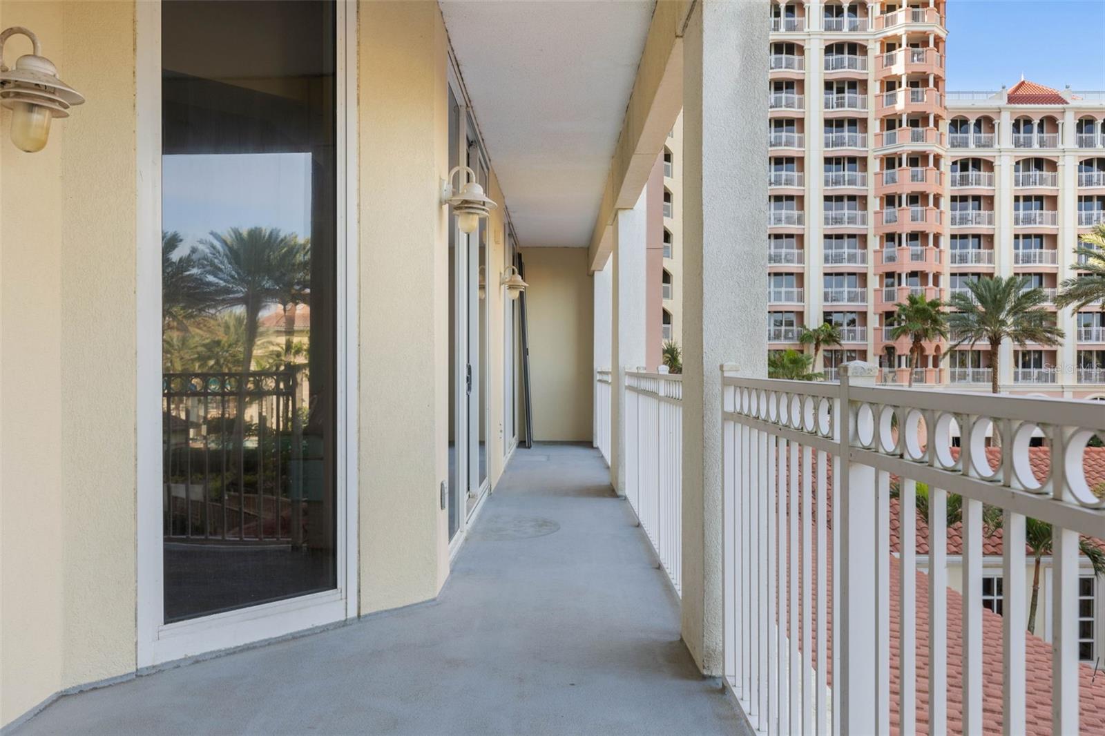 200 OCEAN CREST DR #109