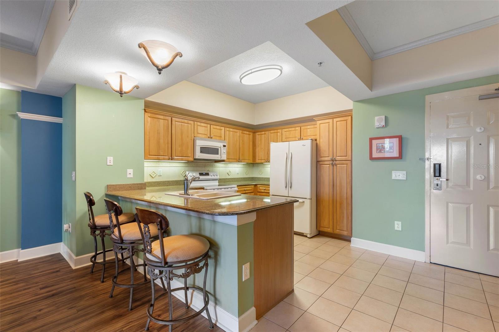 200 OCEAN CREST DR #109