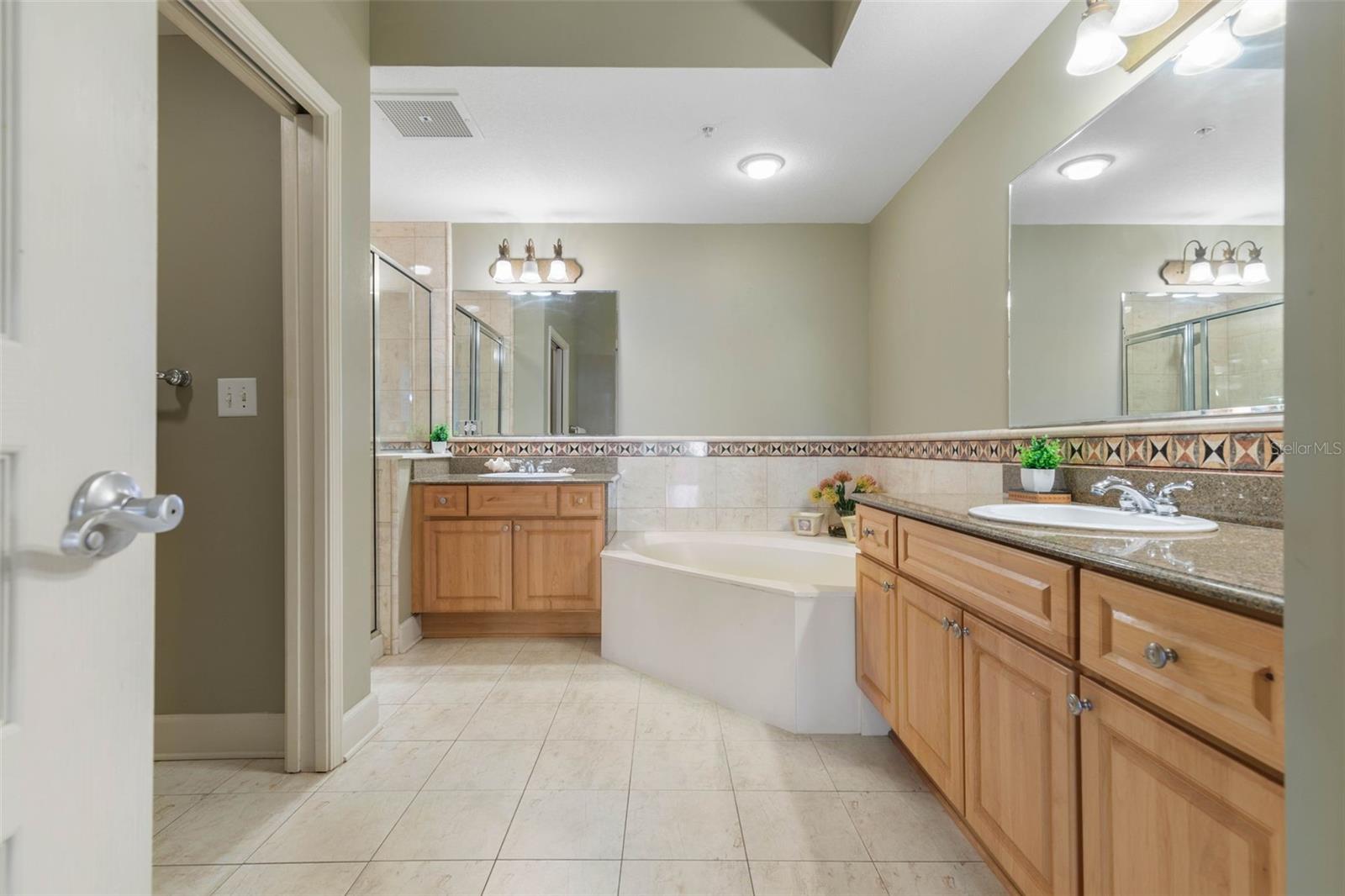 200 OCEAN CREST DR #109