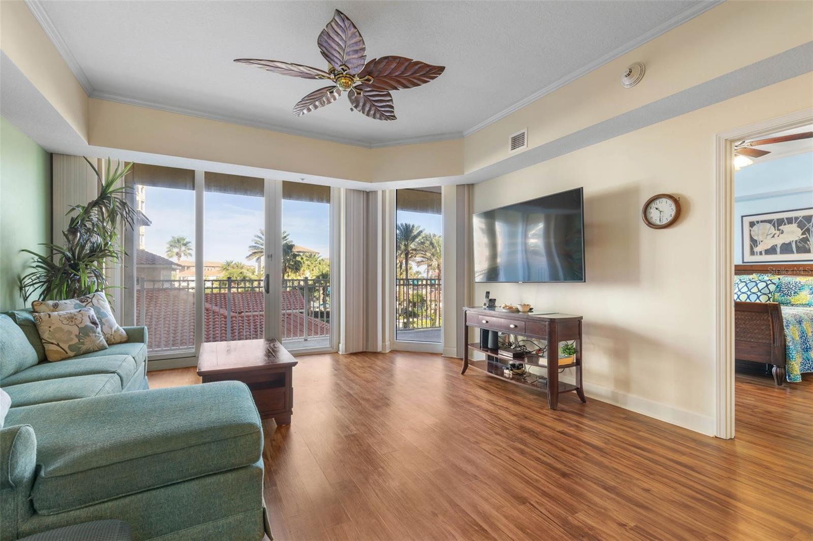 200 OCEAN CREST DR #109