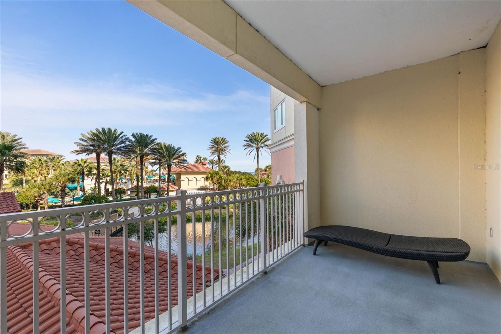 200 OCEAN CREST DR #109