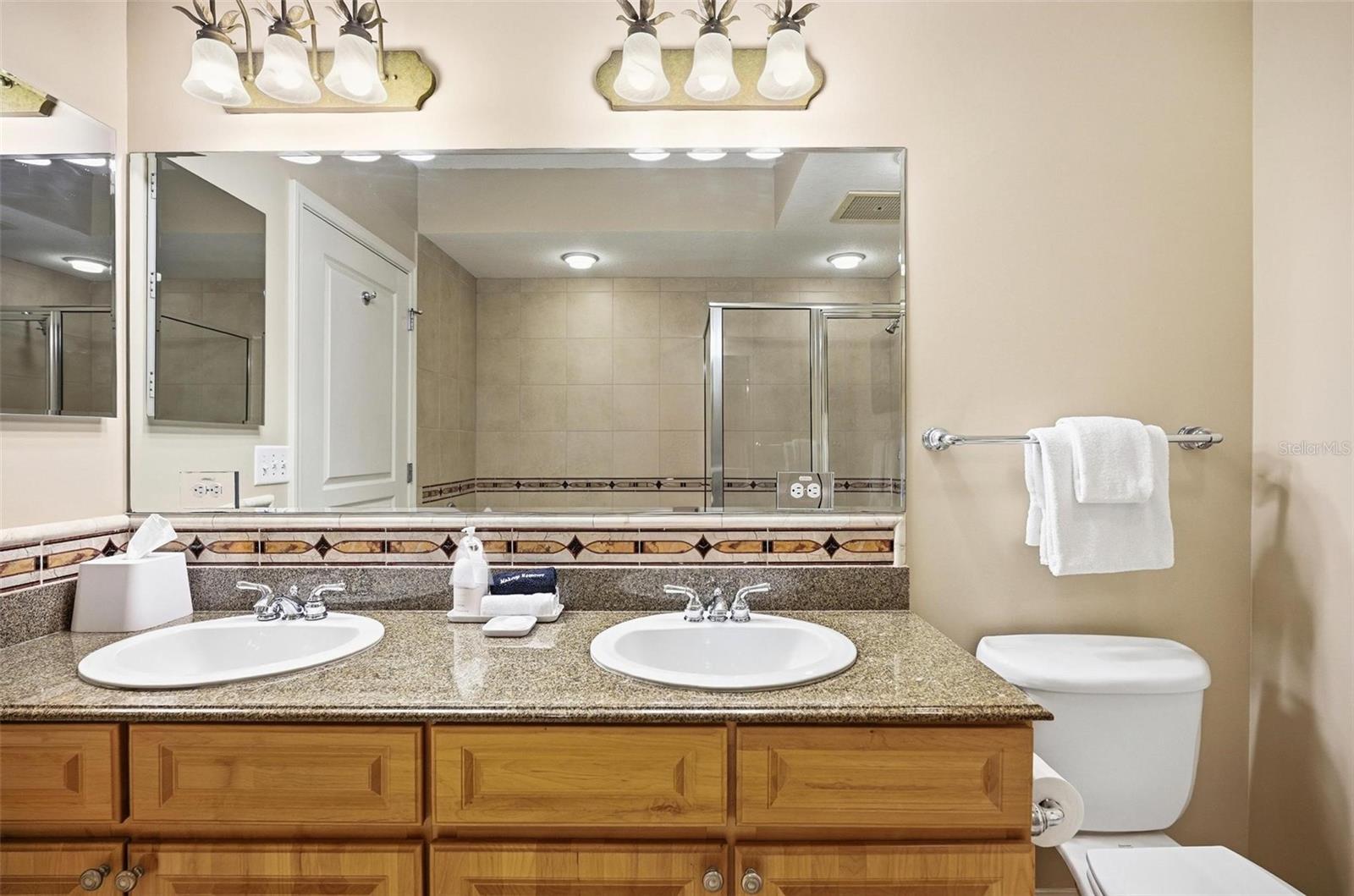 200 OCEAN CREST DR #707