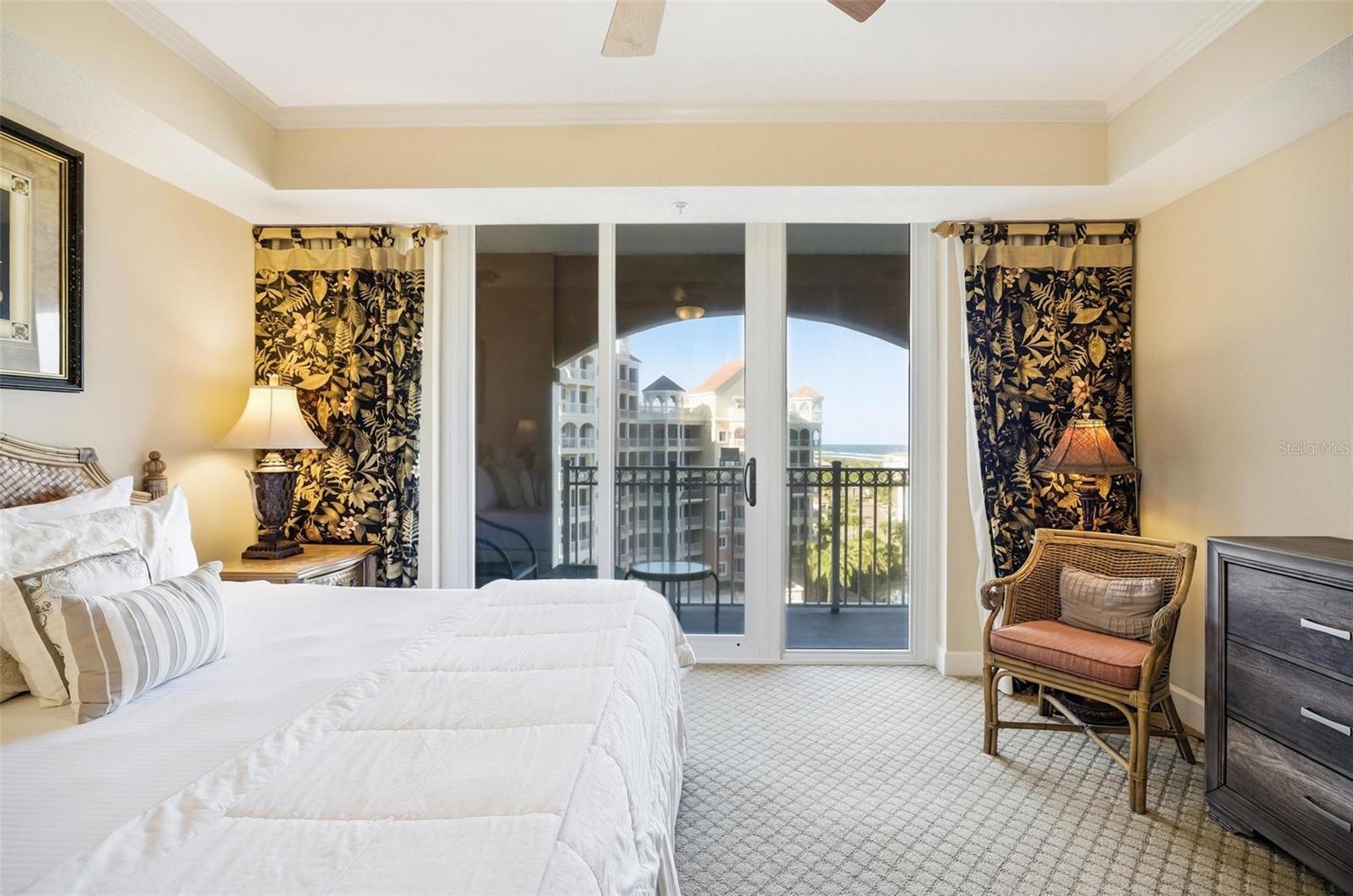 200 OCEAN CREST DR #707