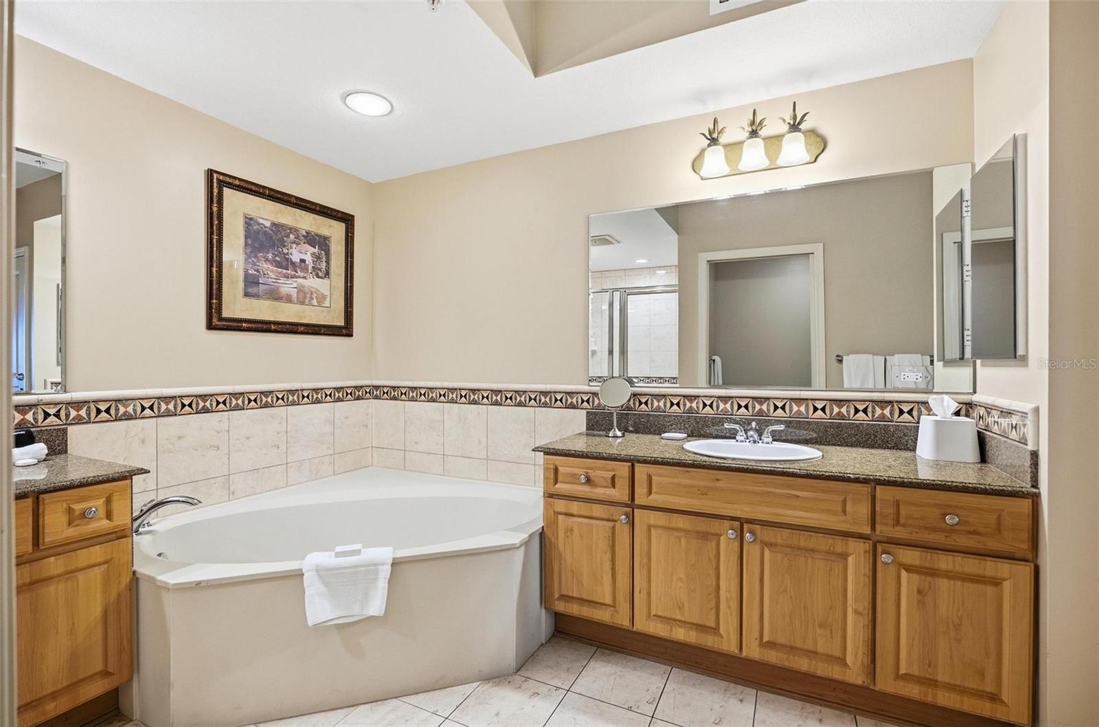 200 OCEAN CREST DR #707