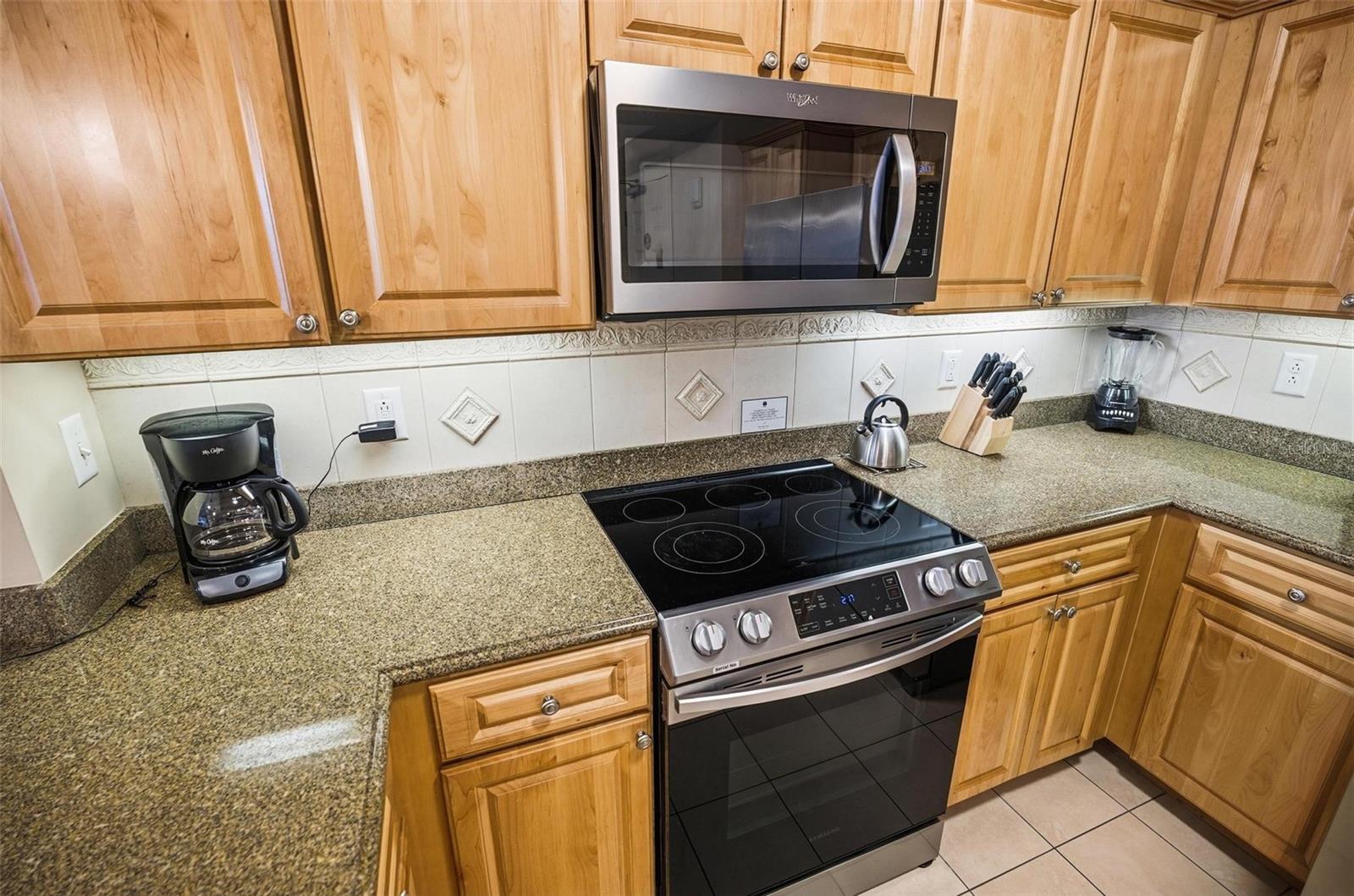 200 OCEAN CREST DR #707