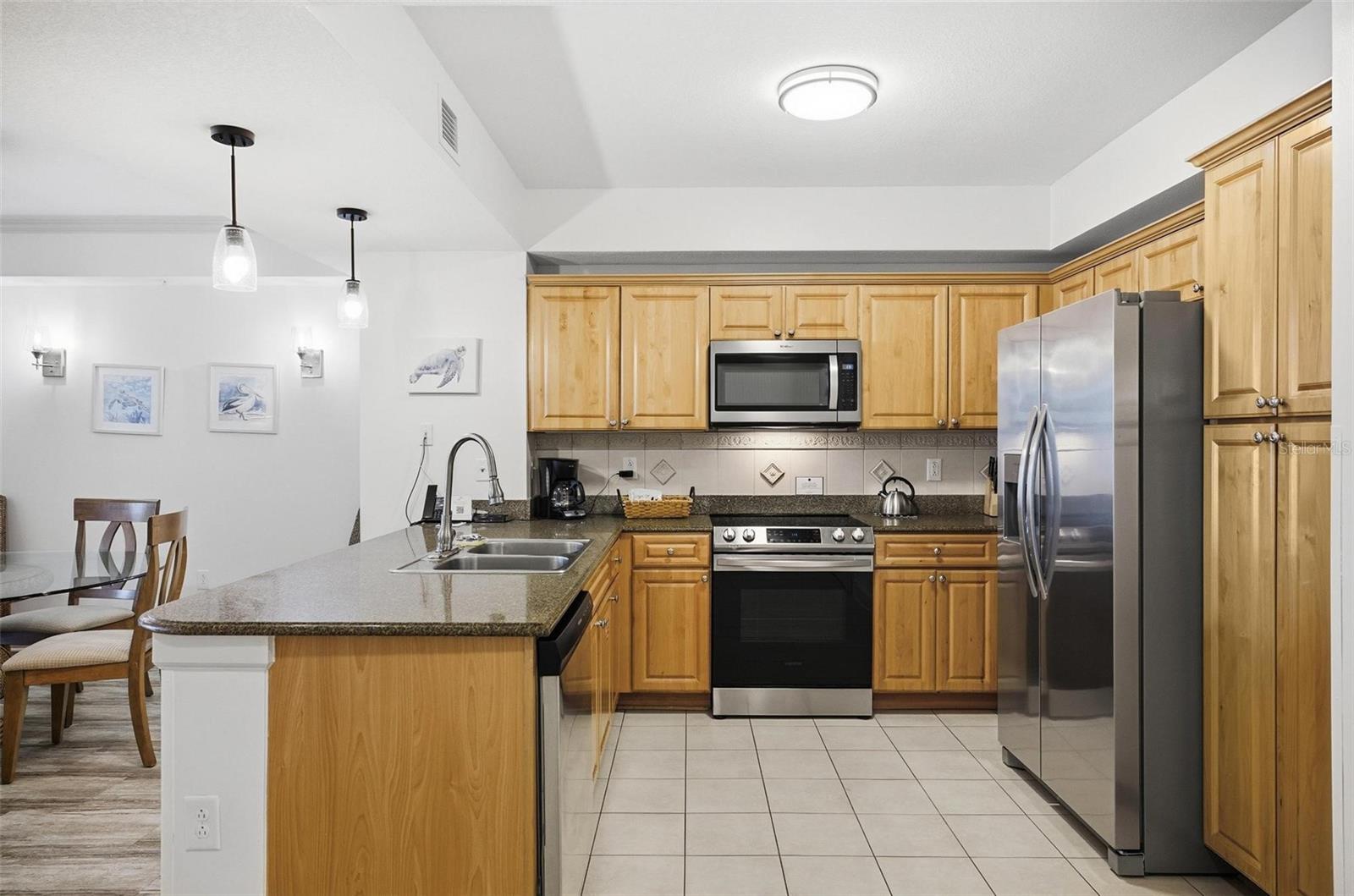 200 OCEAN CREST DR #707