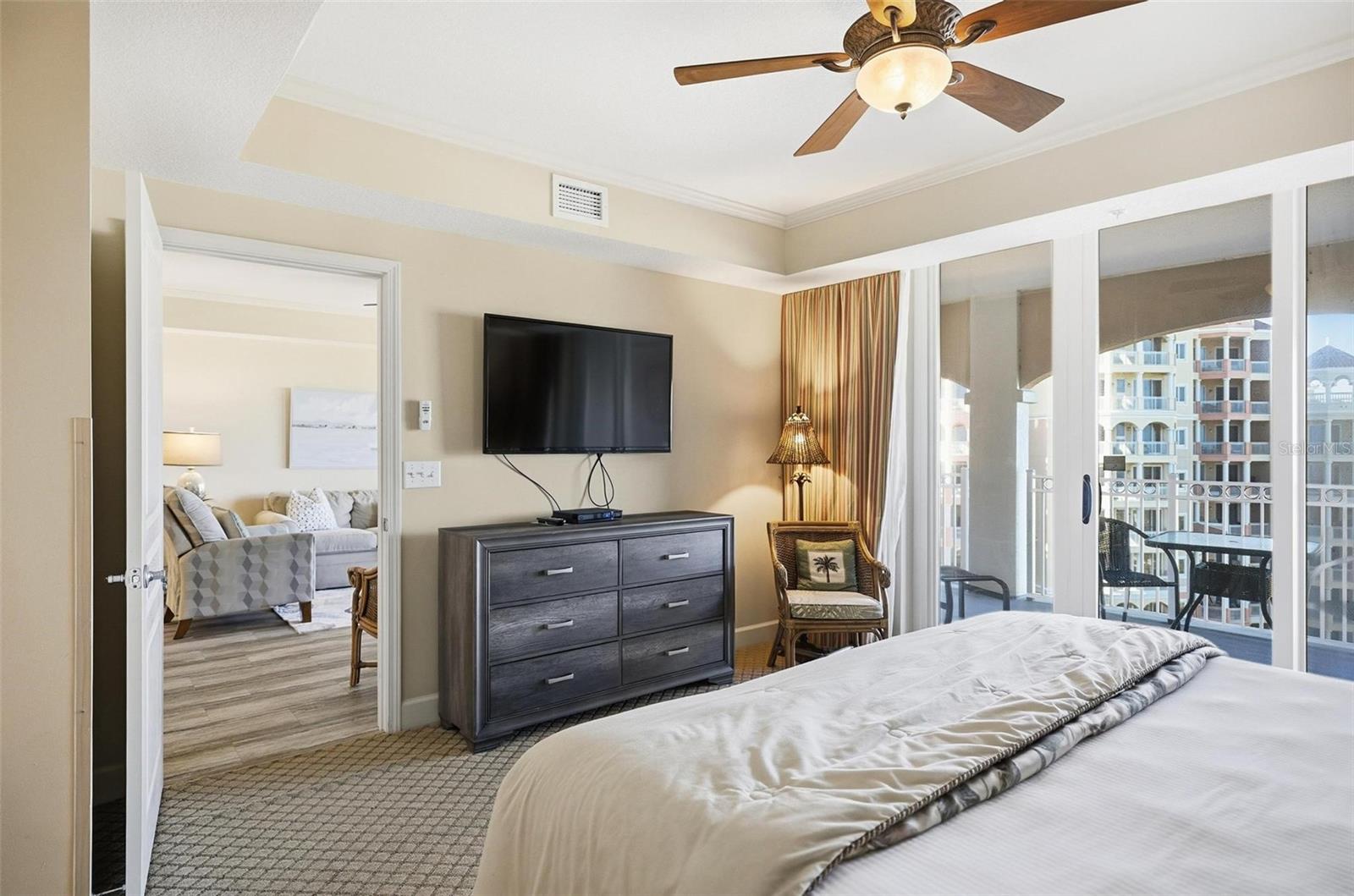 200 OCEAN CREST DR #707