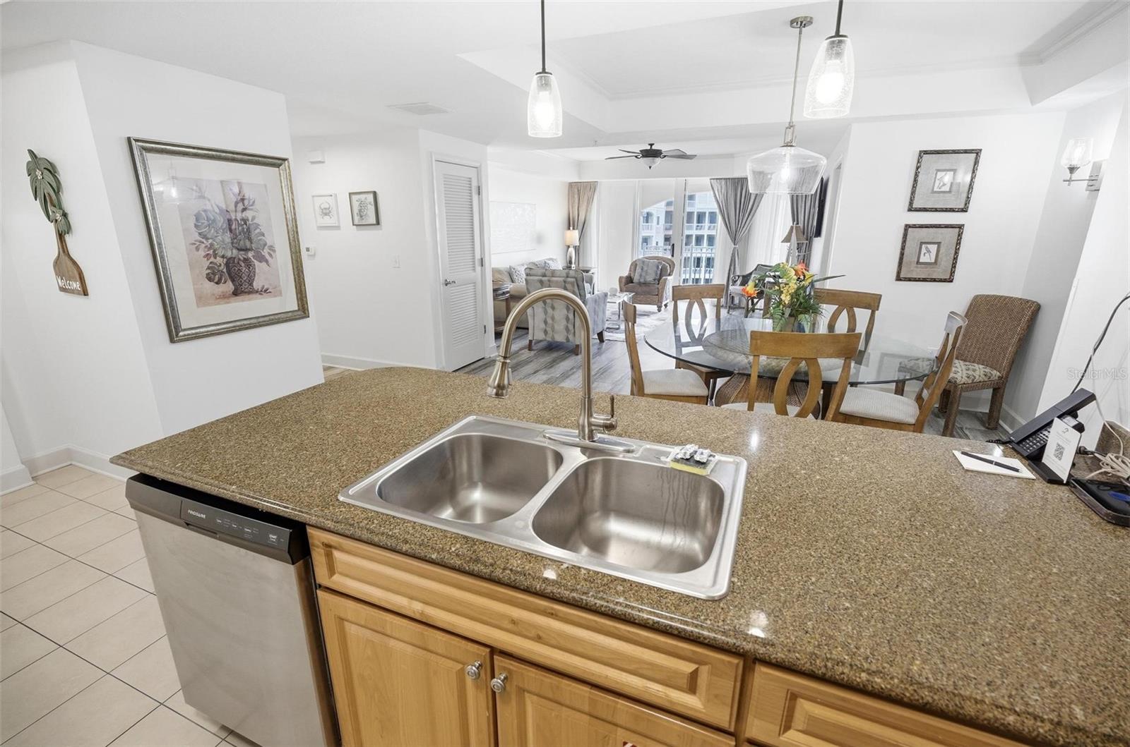 200 OCEAN CREST DR #707