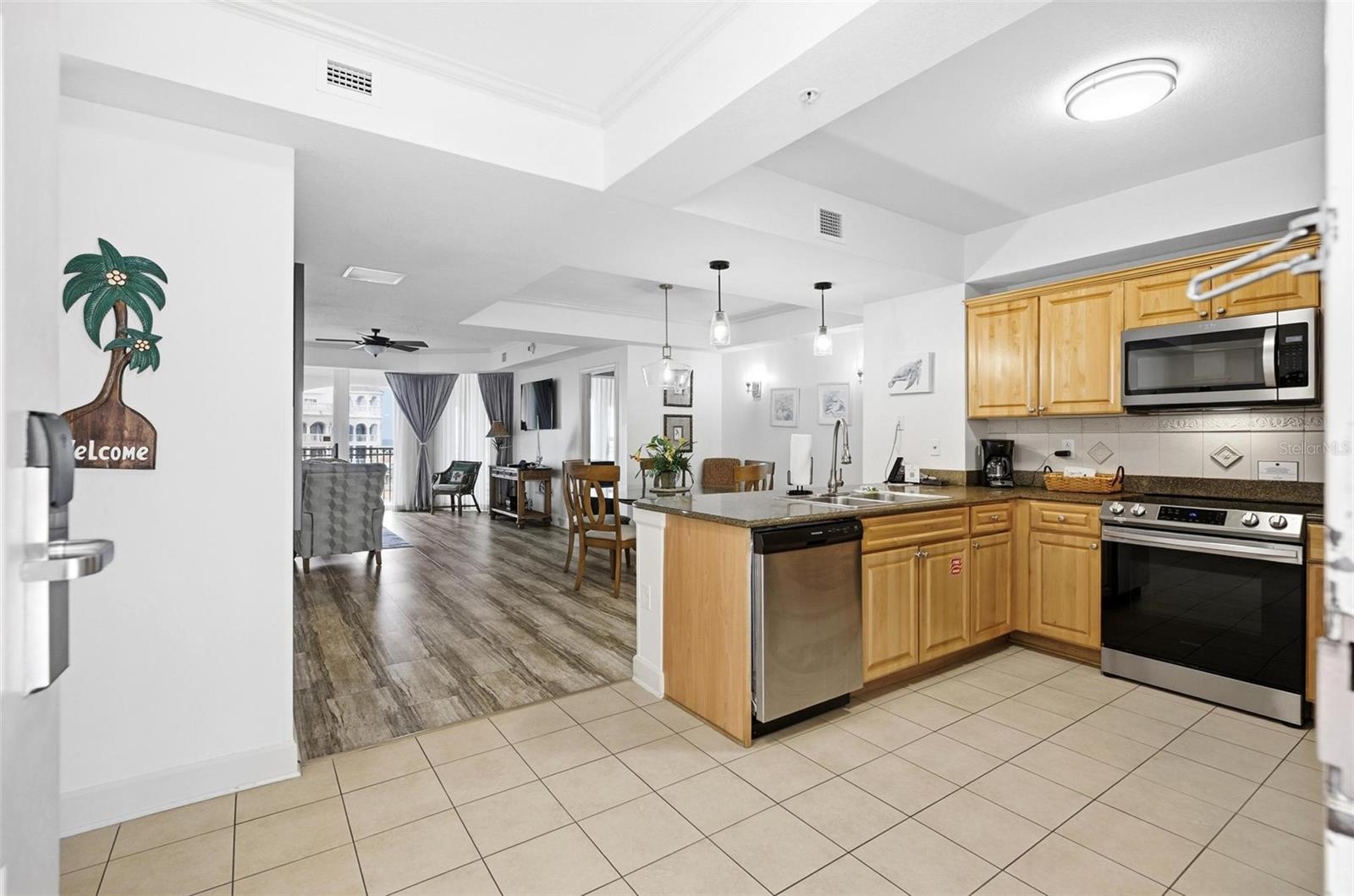 200 OCEAN CREST DR #707