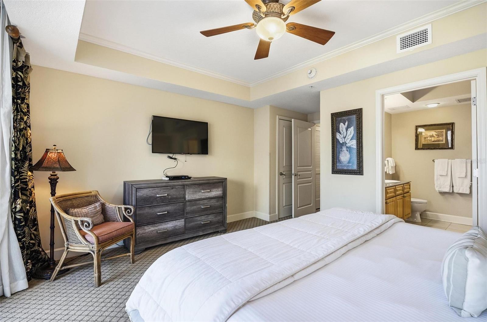 200 OCEAN CREST DR #707