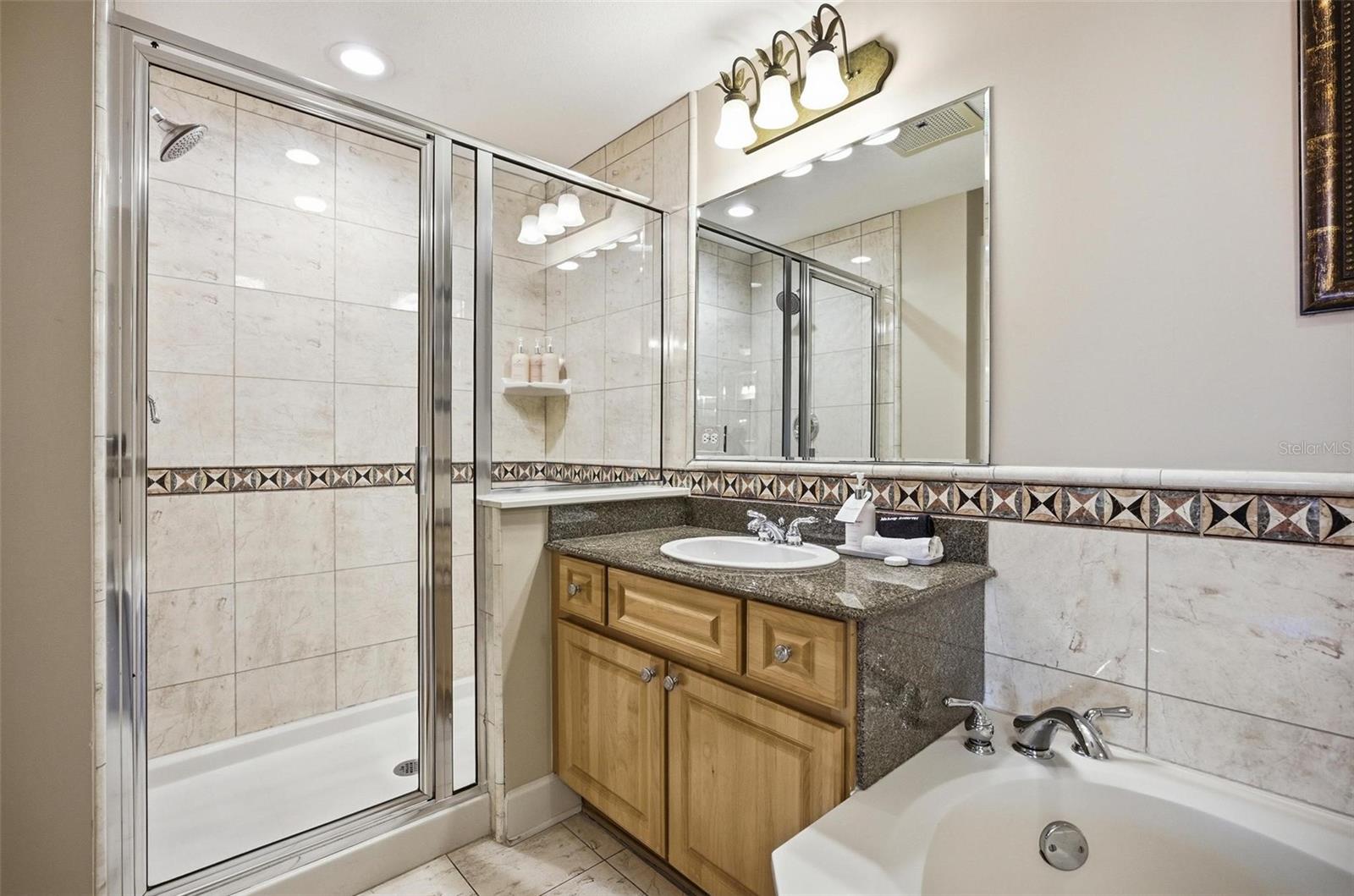 200 OCEAN CREST DR #707