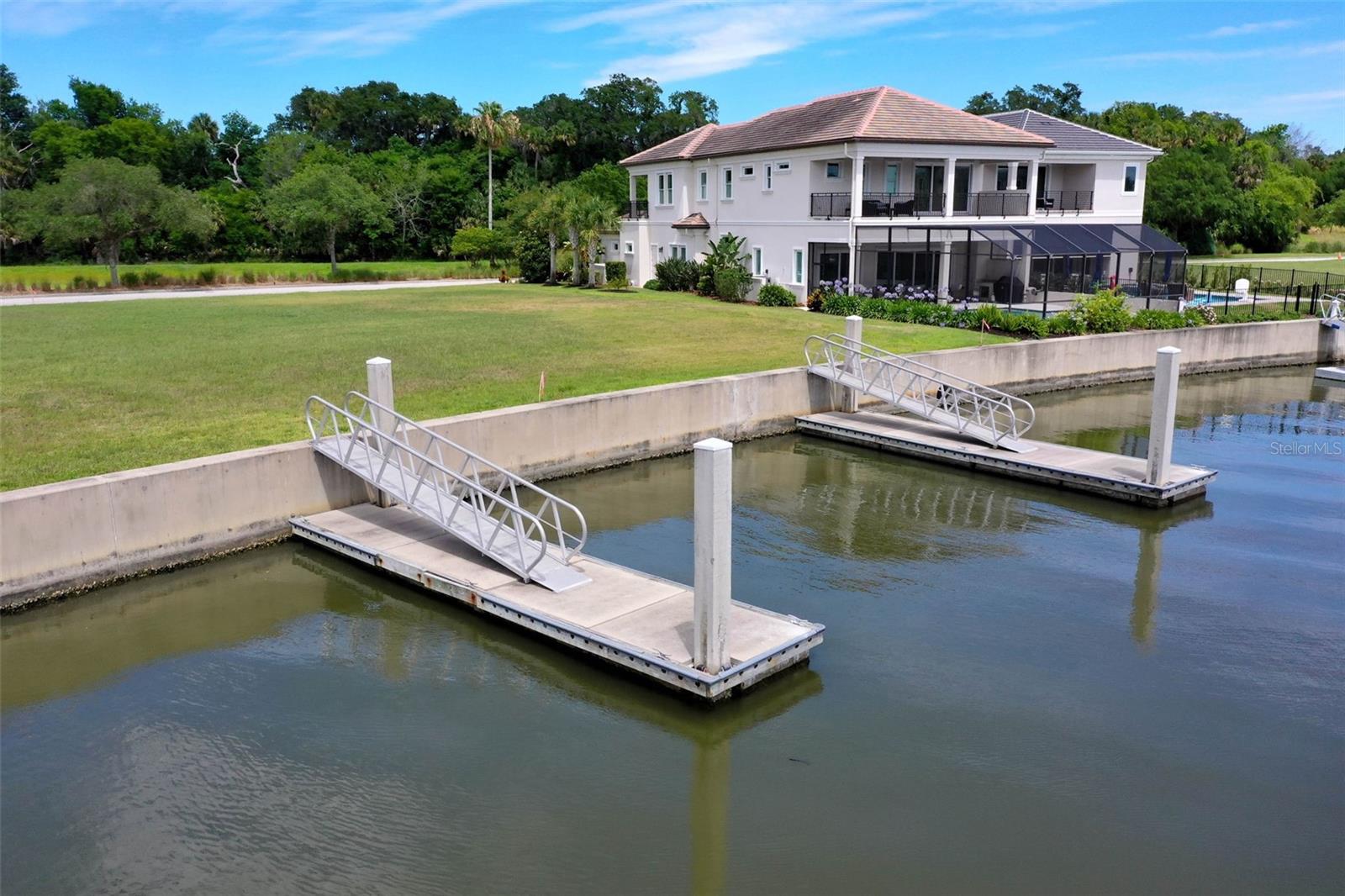 318 HARBOR VILLAGE PT N