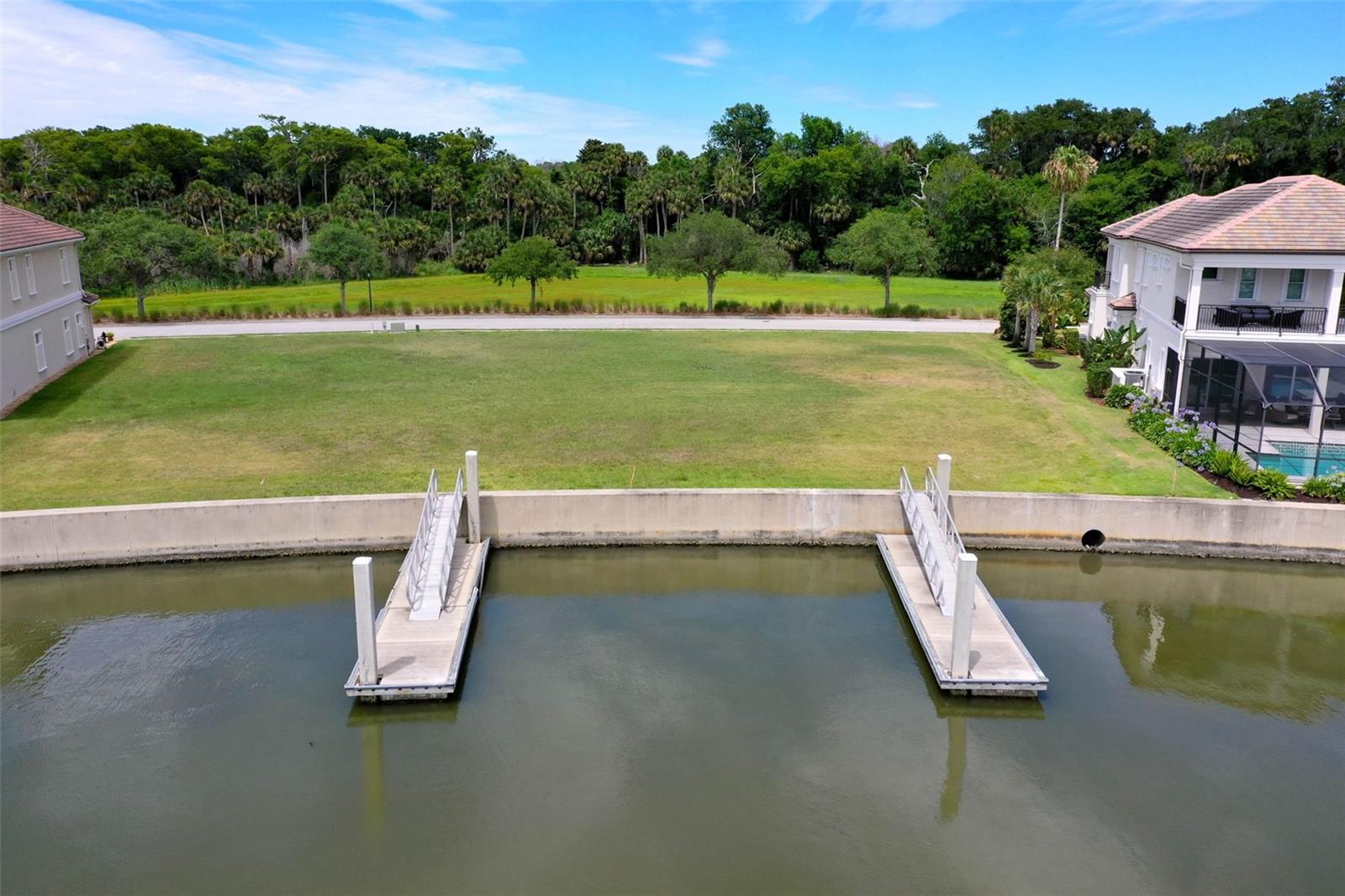 318 HARBOR VILLAGE PT N