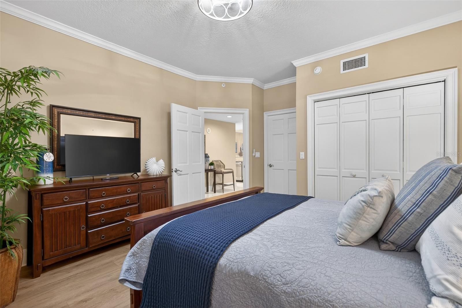 15 AVENUE DE LA MER #2204