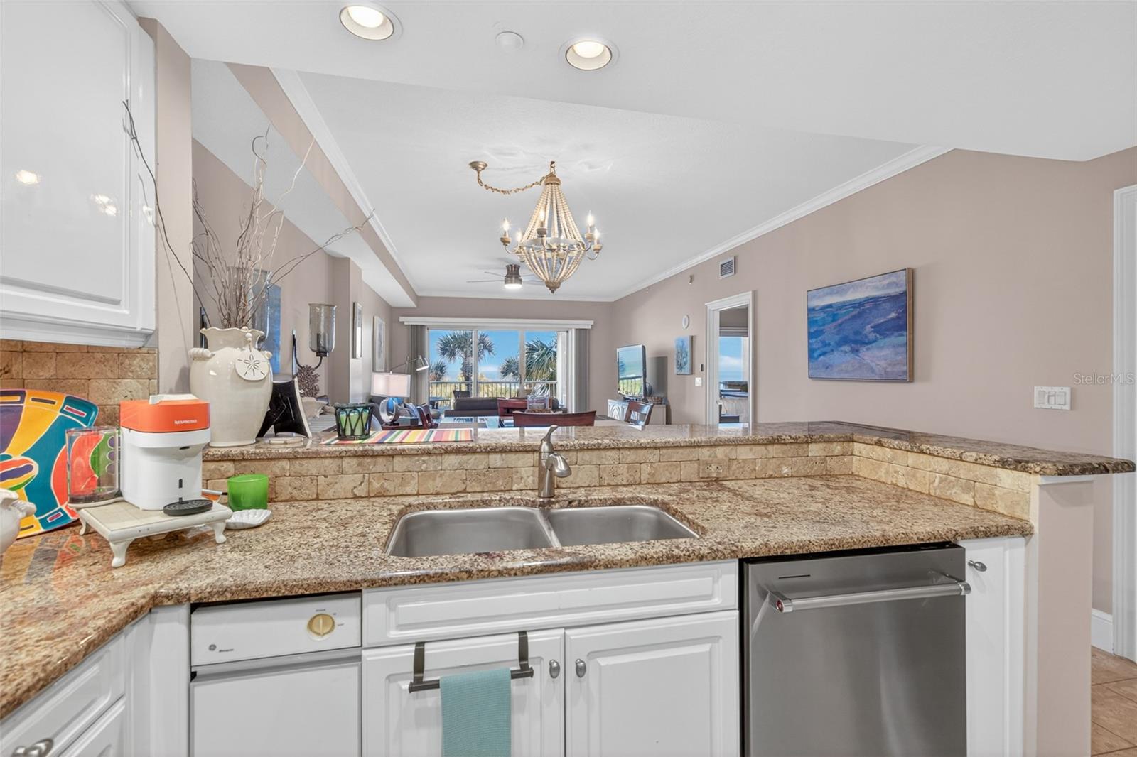 15 AVENUE DE LA MER #2204