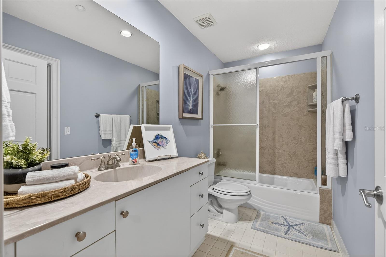 15 AVENUE DE LA MER #2204