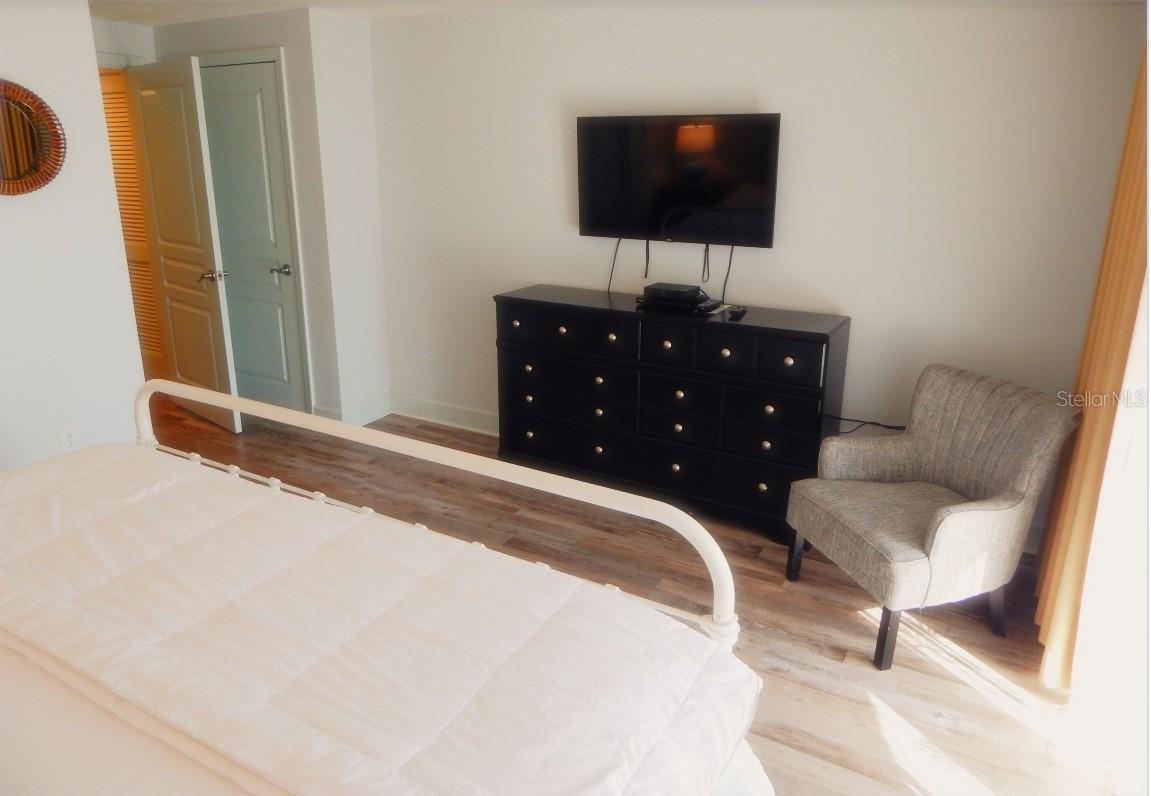 200 OCEAN CREST DR #717