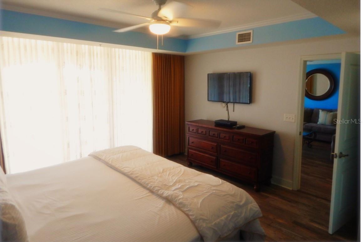 200 OCEAN CREST DR #717