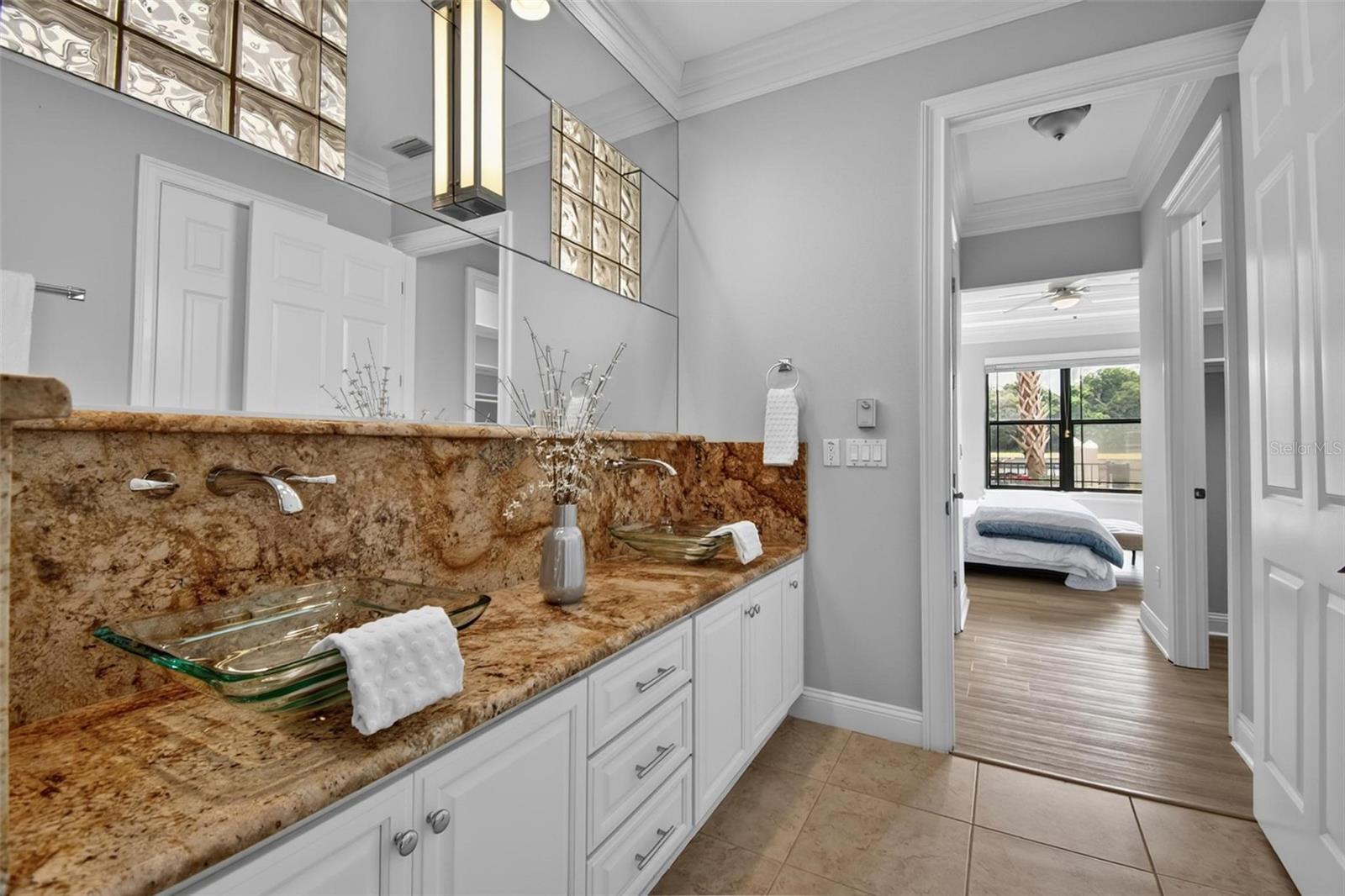 259 YACHT HARBOR DR