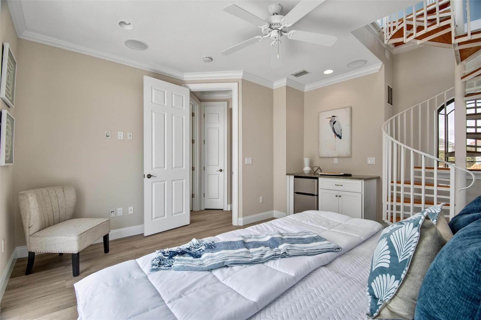 259 YACHT HARBOR DR