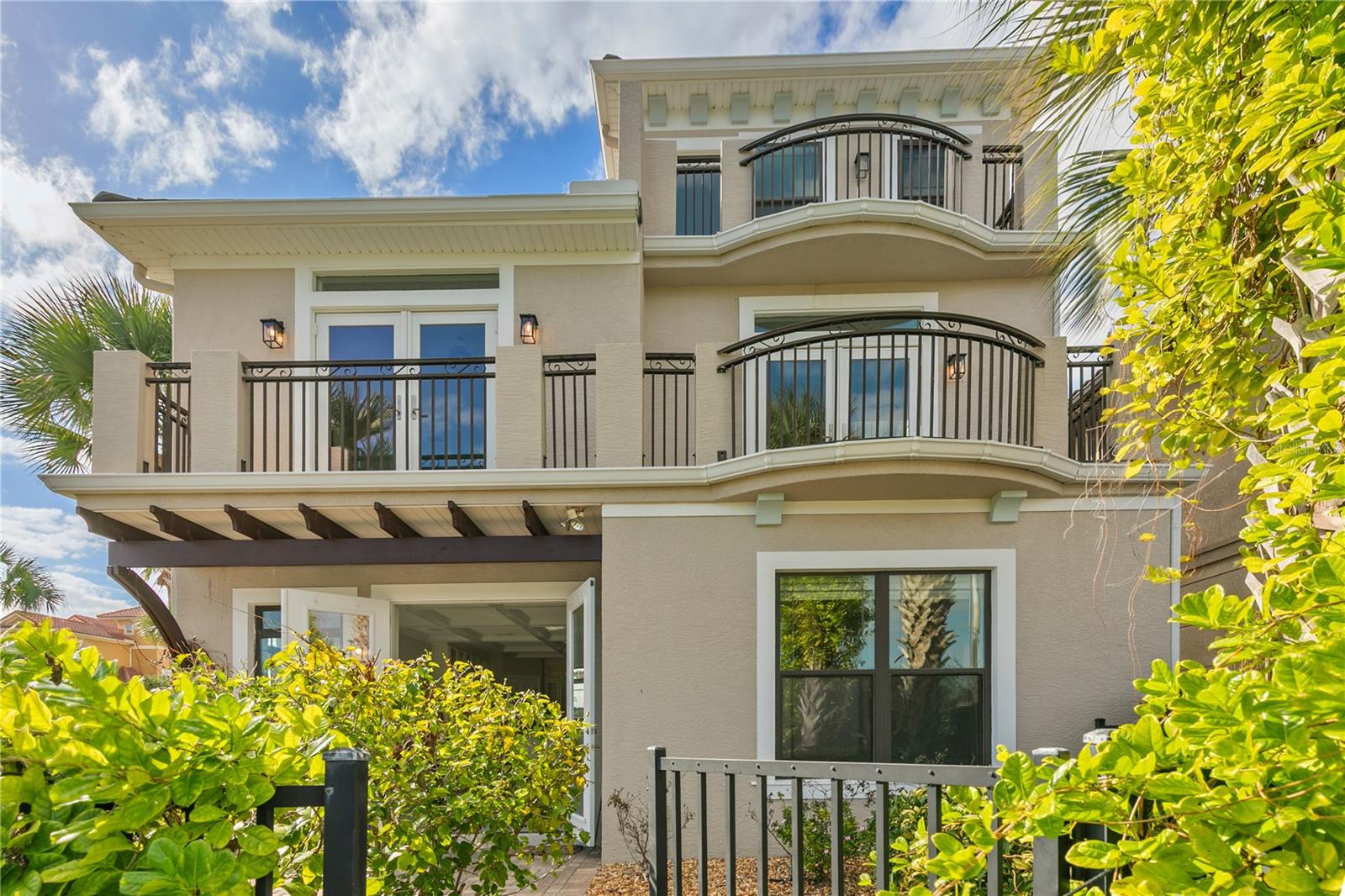 259 YACHT HARBOR DR