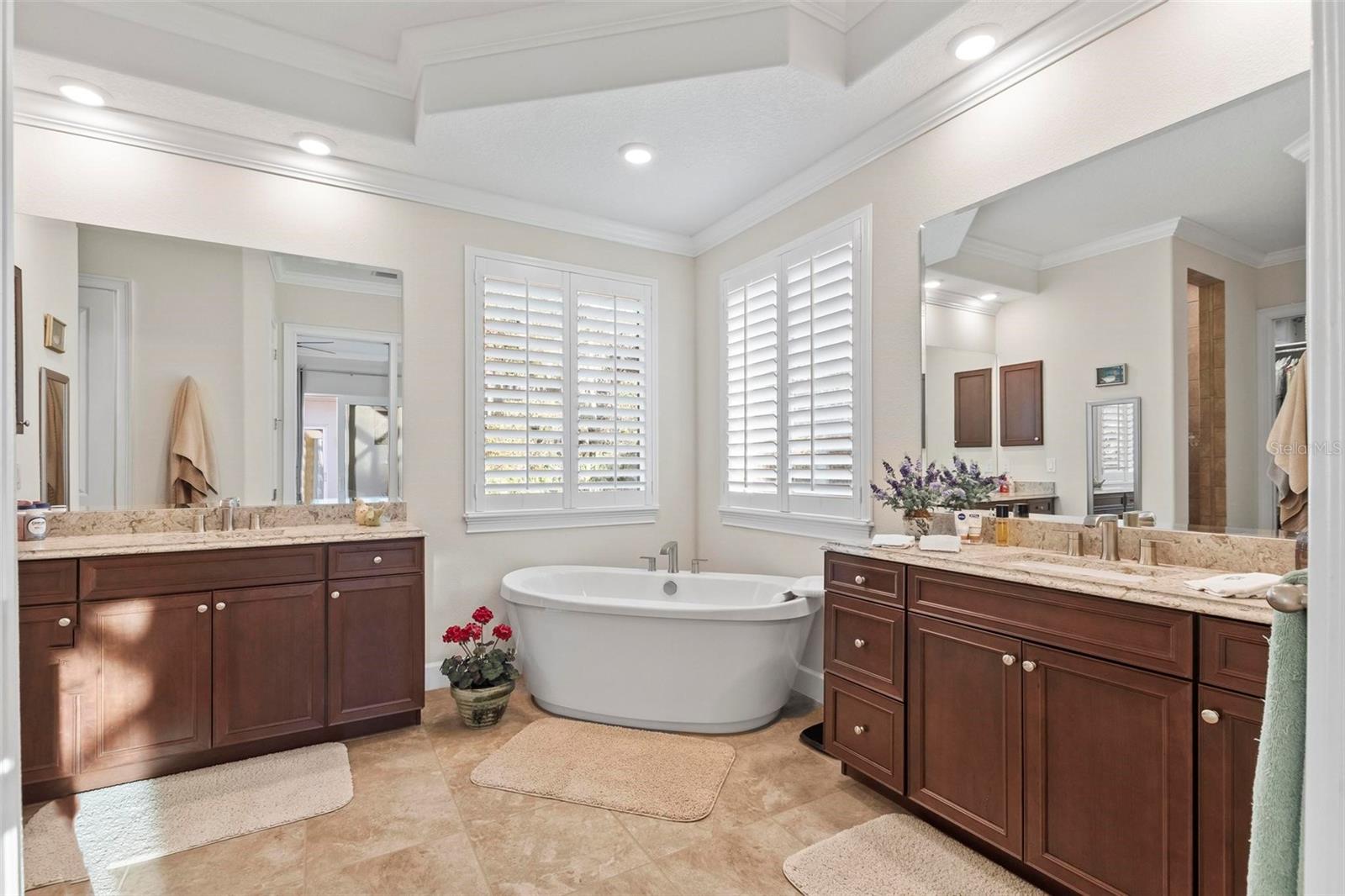54 NEW WATER OAK DR