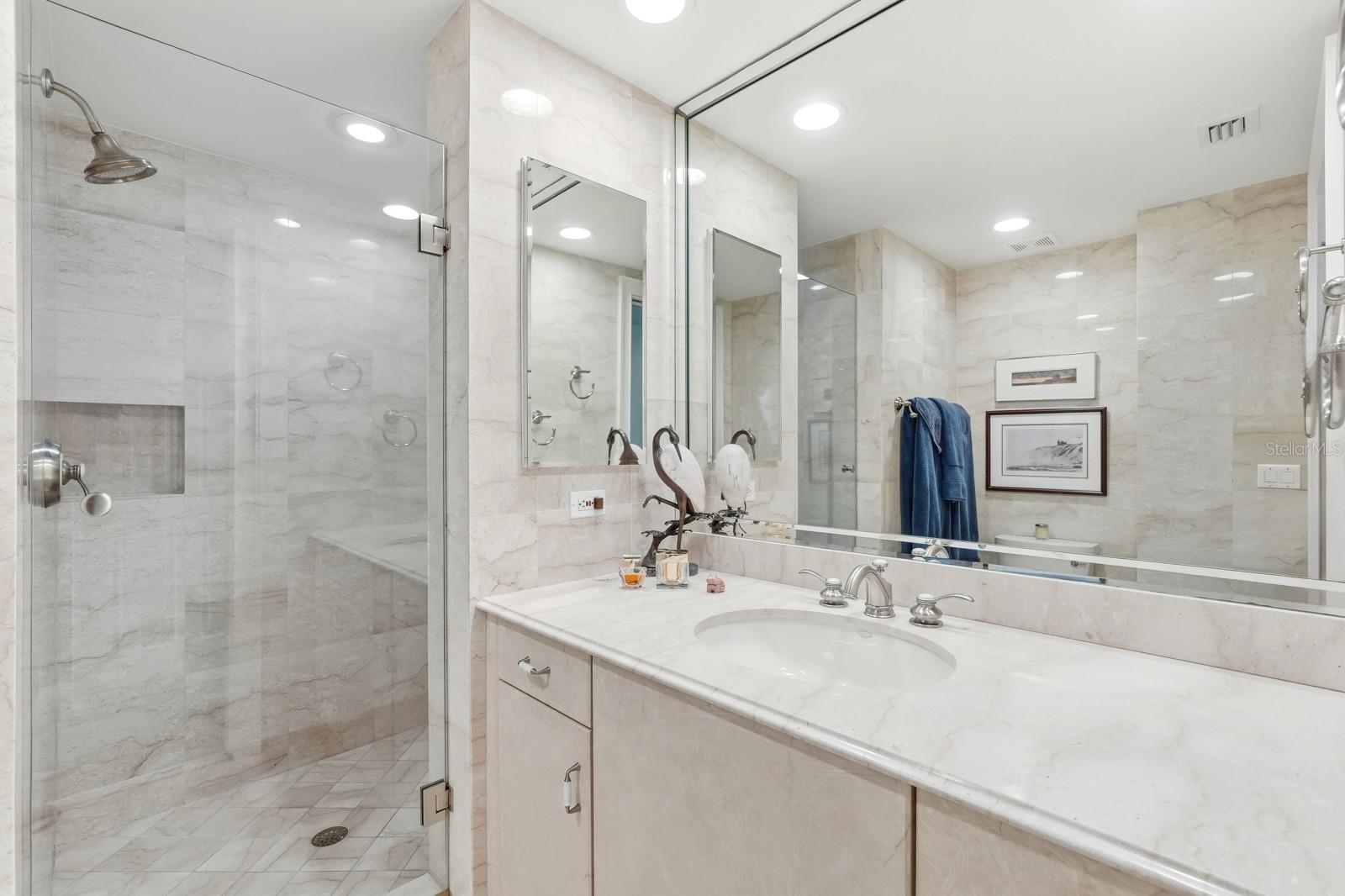 7 AVENUE DE LA MER #706