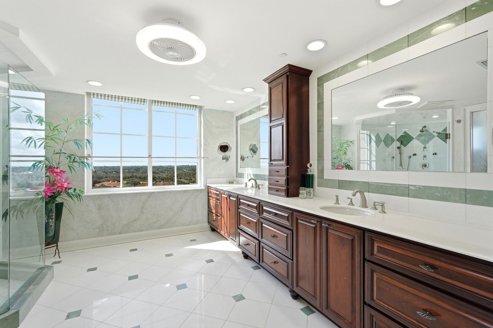 7 AVENUE DE LA MER #706