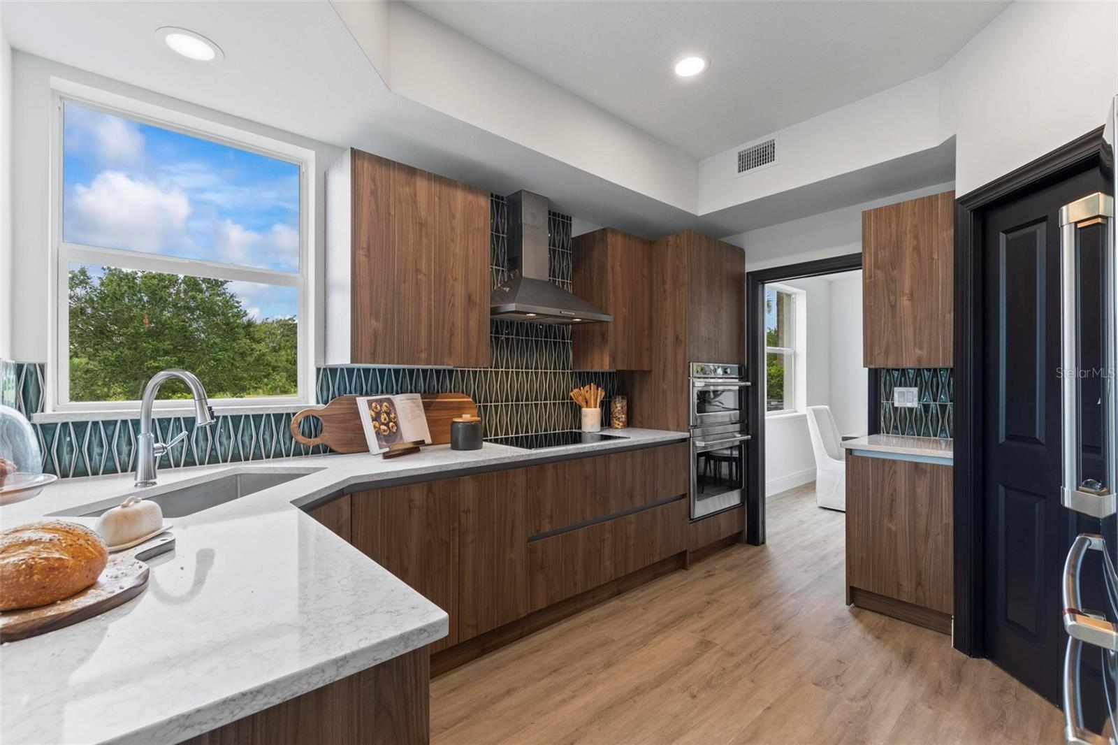 455 RIVERFRONT DR #A201