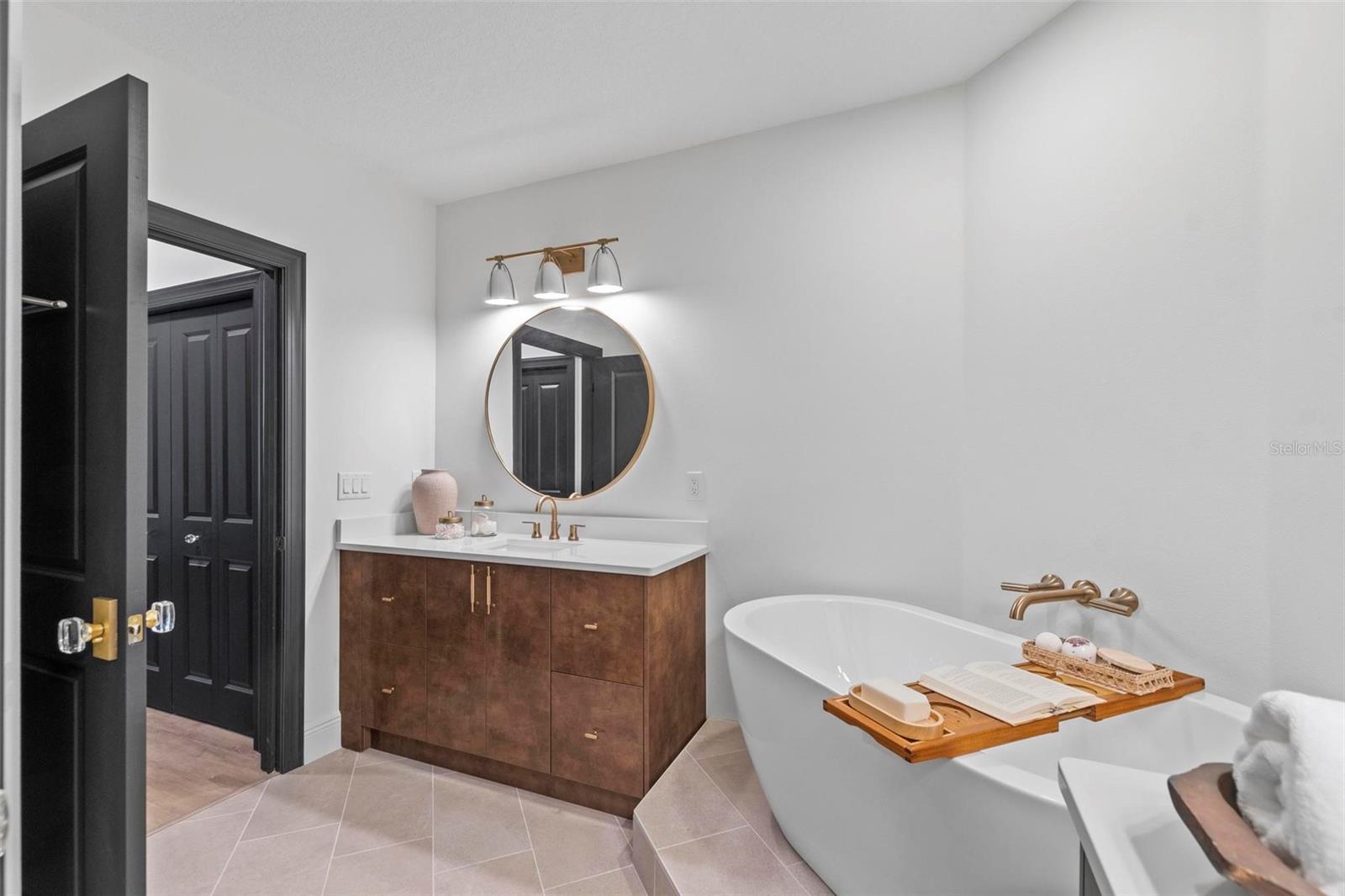 455 RIVERFRONT DR #A201