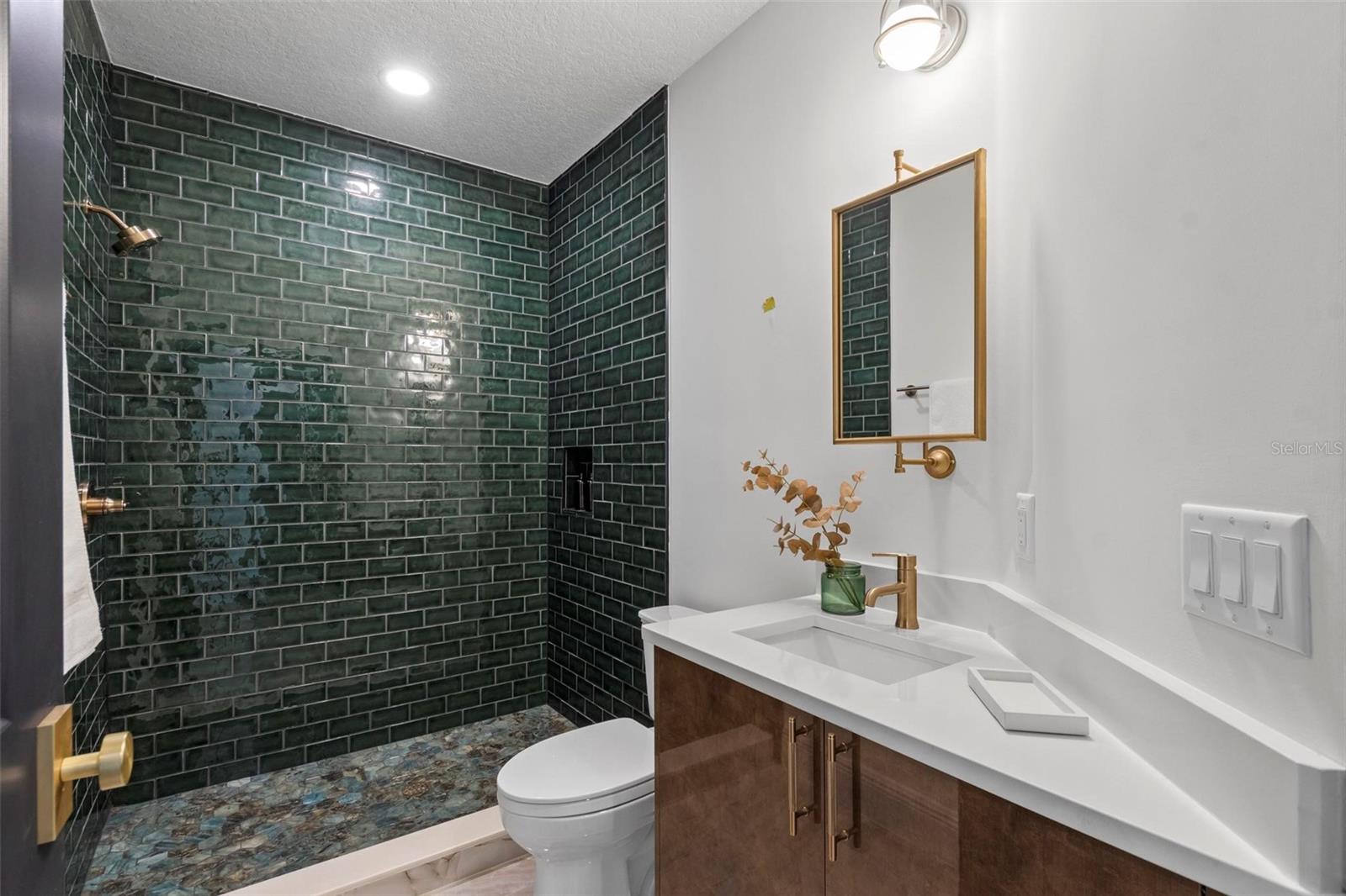 455 RIVERFRONT DR #A201