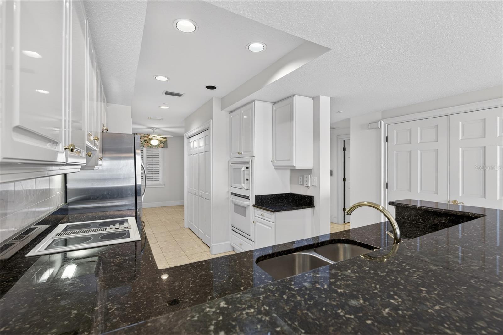 15 AVENUE DE LA MER #2305