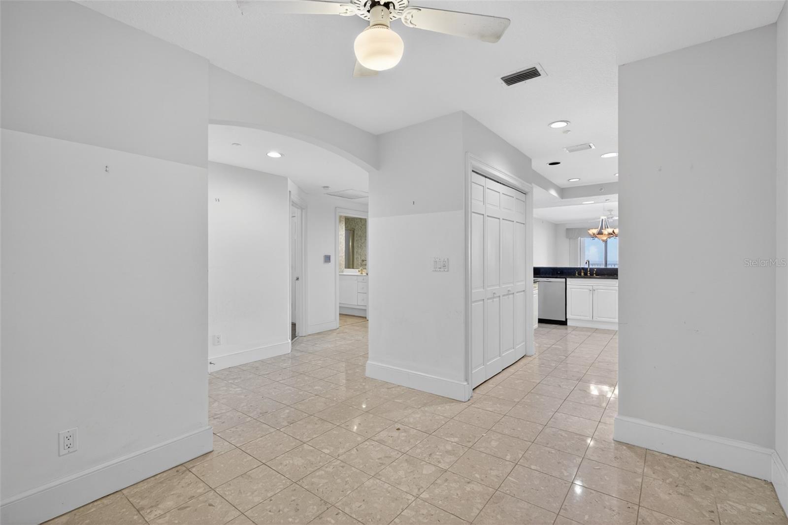 15 AVENUE DE LA MER #2305