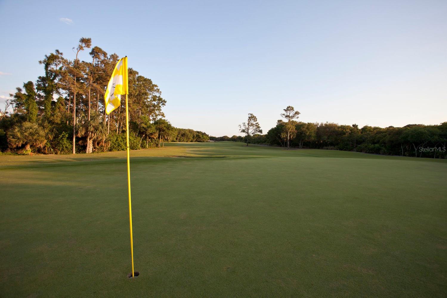 200 OCEAN CREST DR #843