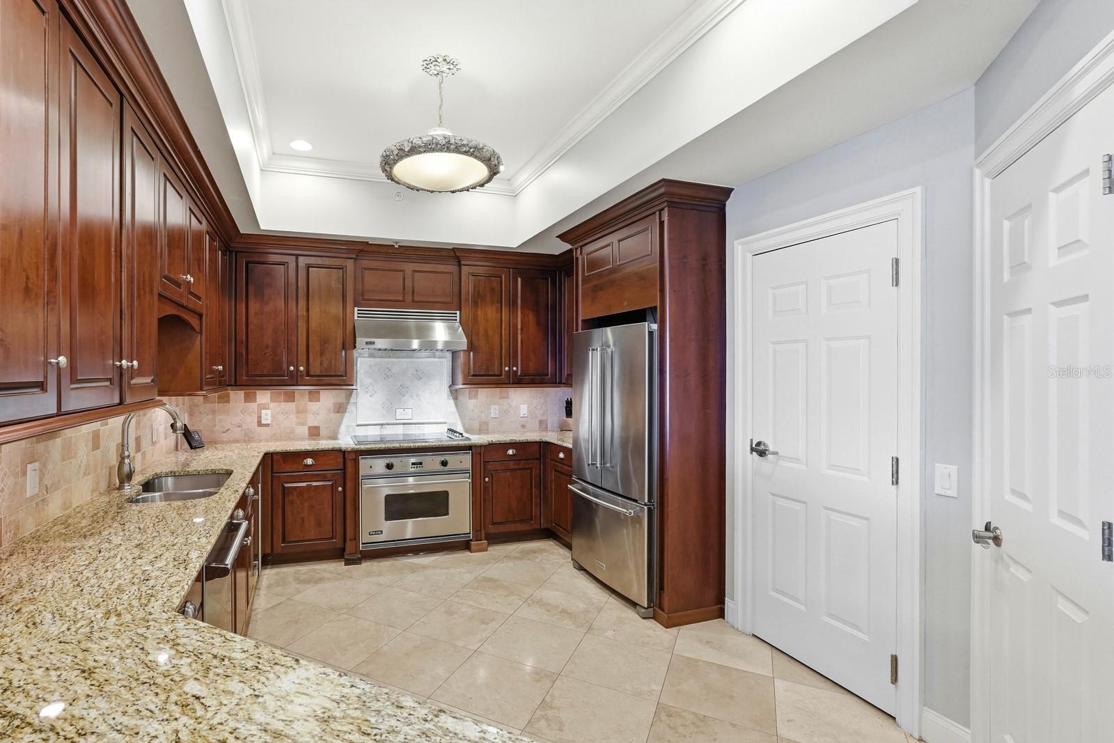 200 OCEAN CREST DR #843