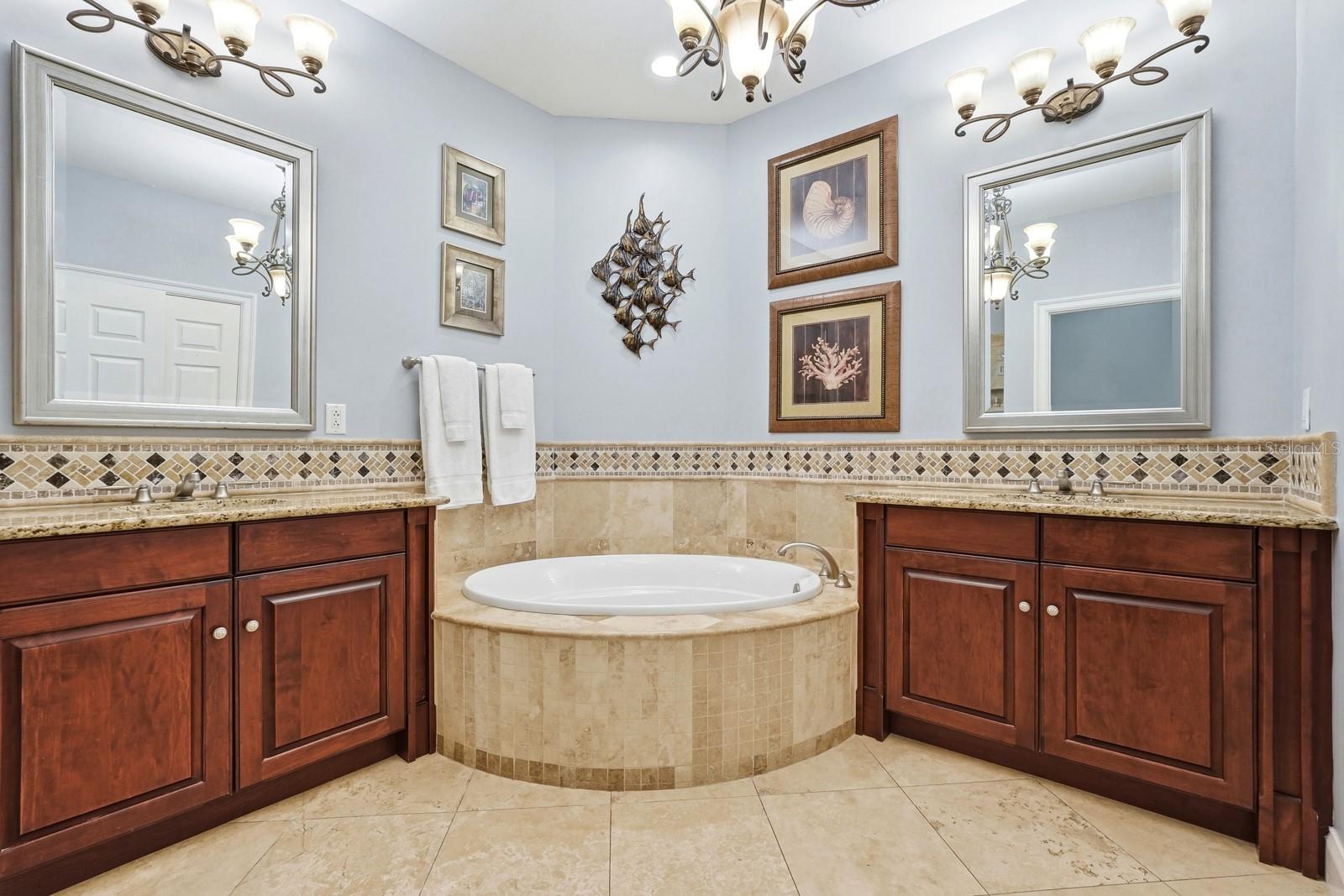 200 OCEAN CREST DR #843